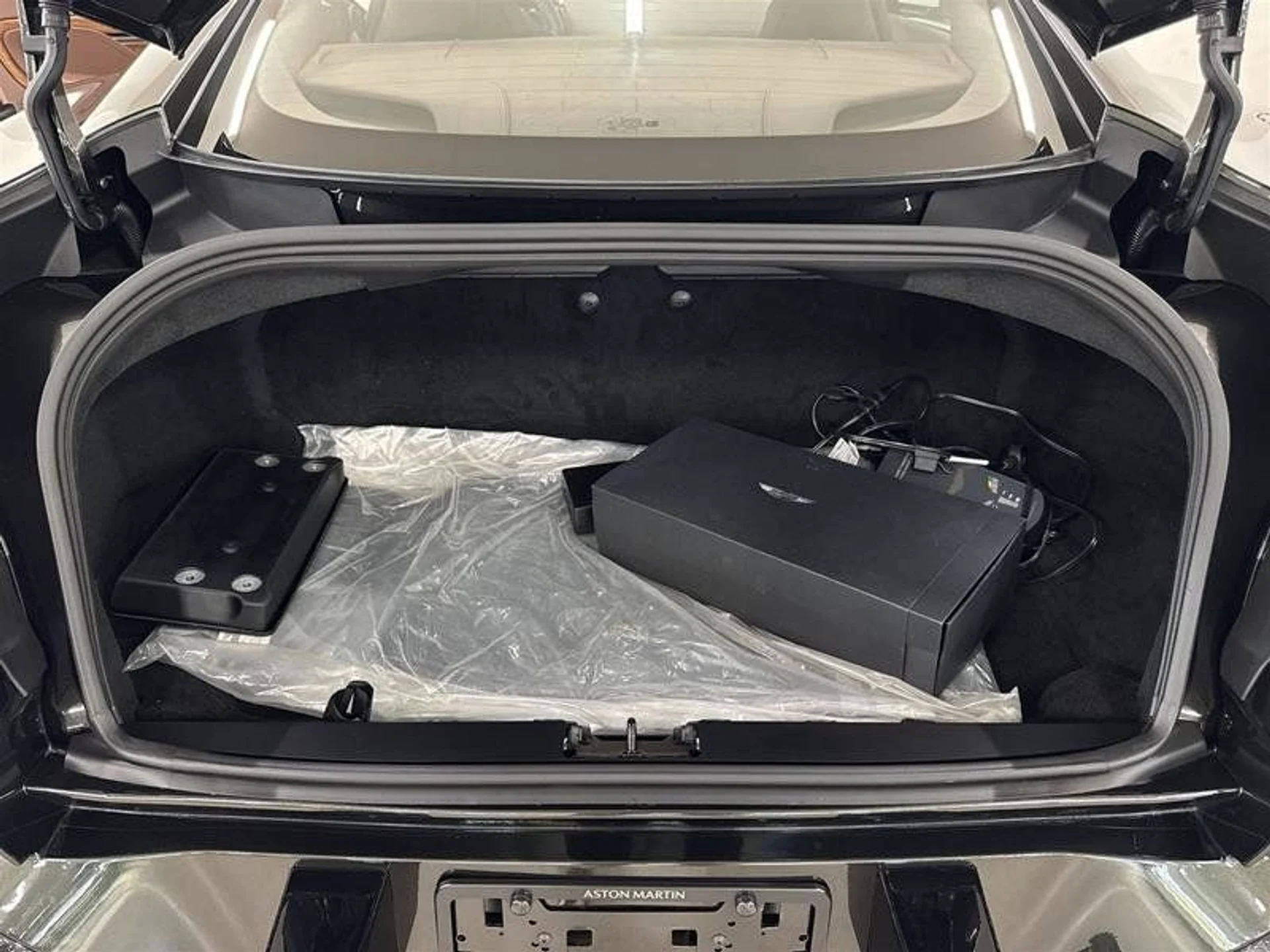 mph010_371945853_37336028_02625_bags0hk2_2be04029d0