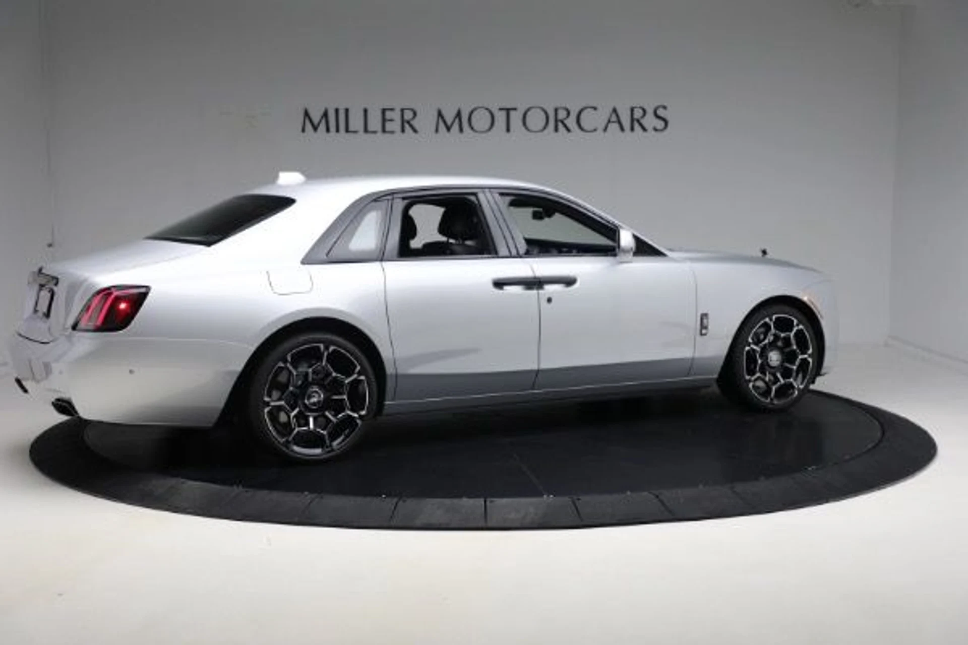 mph010_3725513643_New_2025_Rolls_Royce_Black_Badge_Ghost_06c95c9801