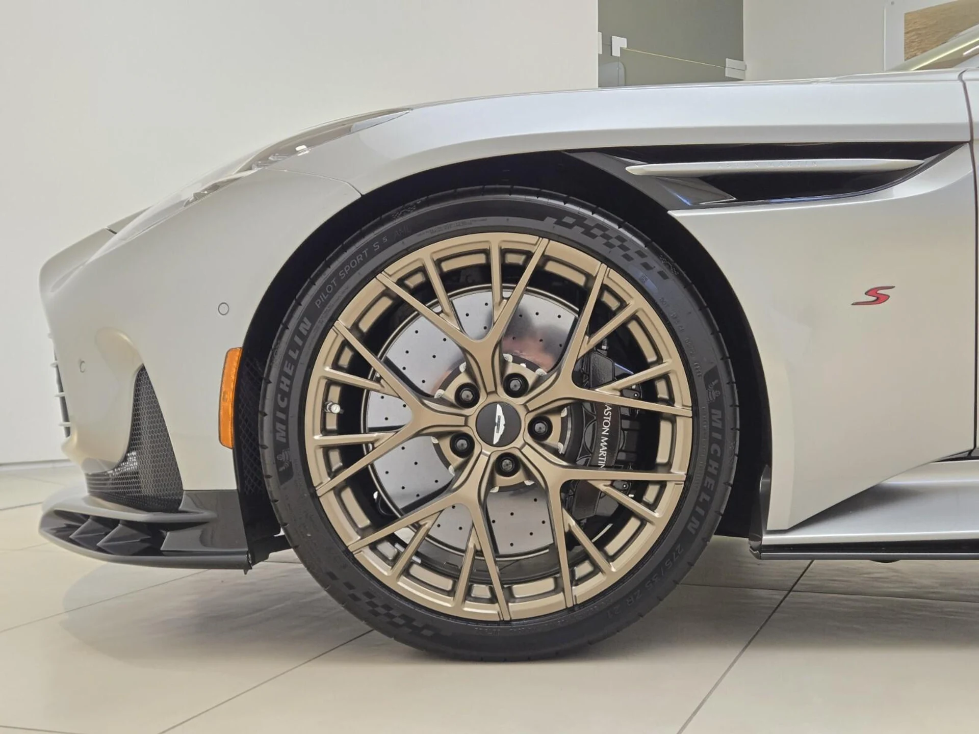 mph010_3725858173_New_2026_Aston_Martin_DB_12_1787289714_3e05f26043