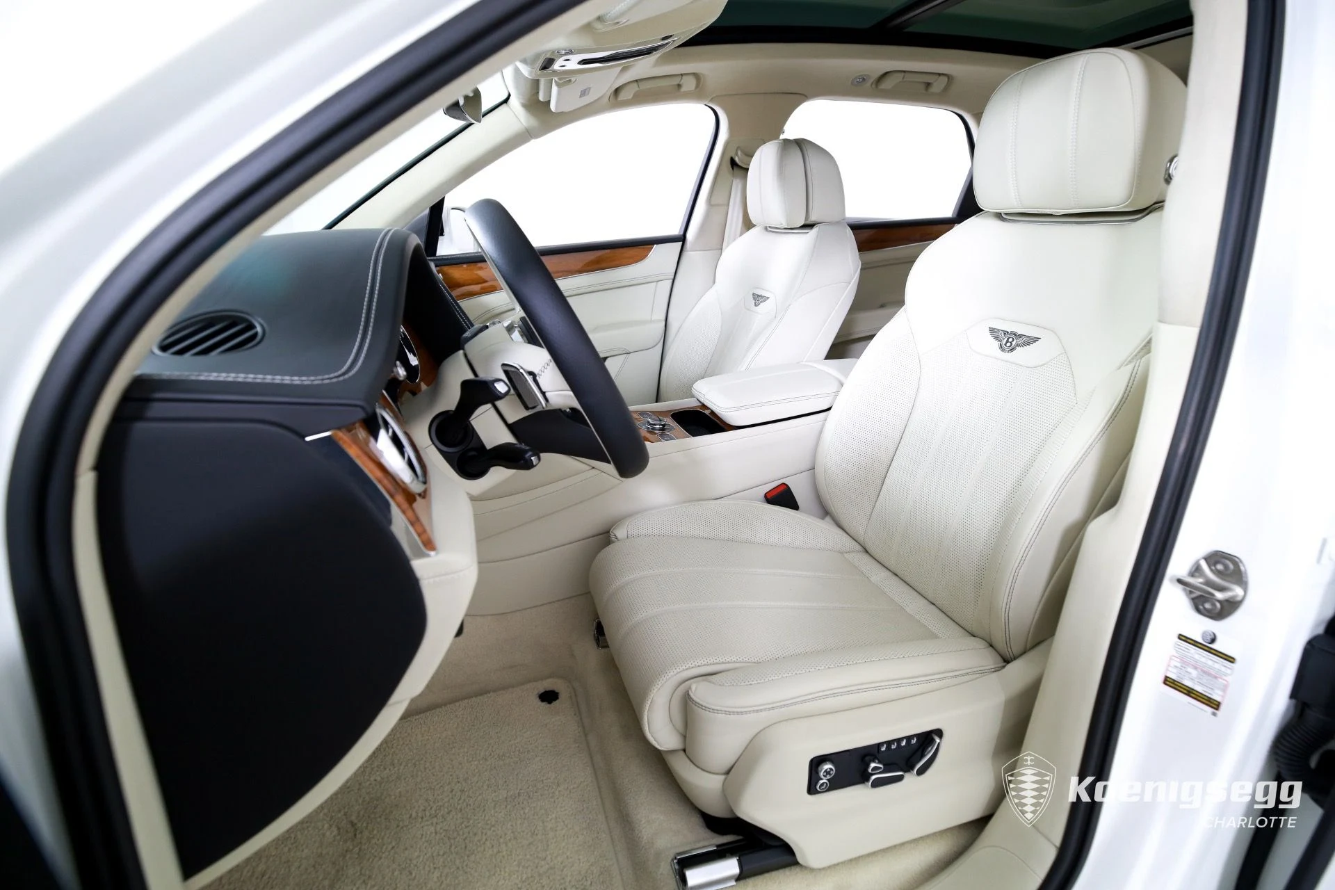 mph010_3730050309_Used_2023_Bentley_Bentayga_Hybrid_1760985662_f476c0798f