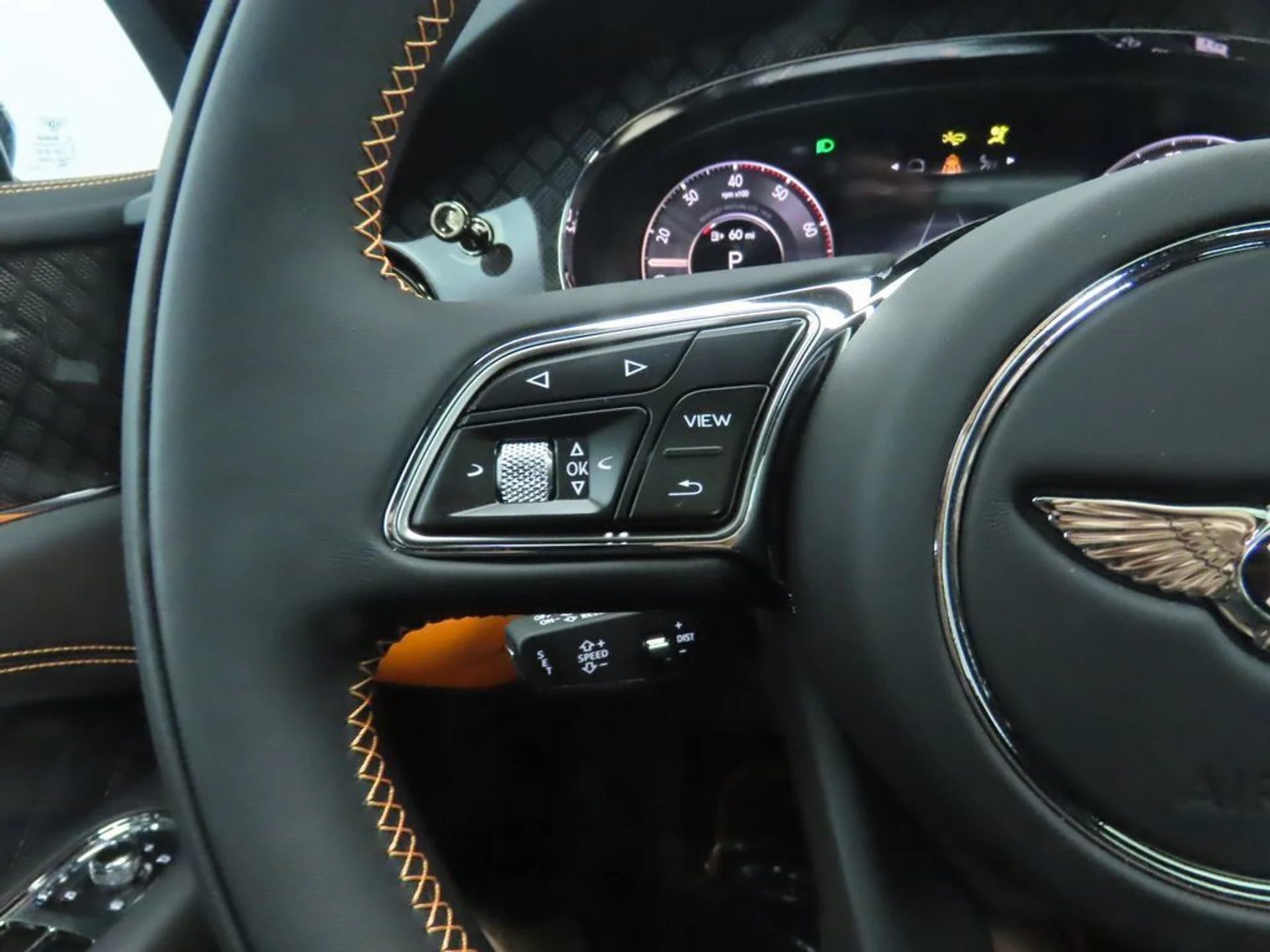 mph010_3748482672_new_2025_bentley_bentayga_v8awd_8119_22925566_11_1024_6035727658