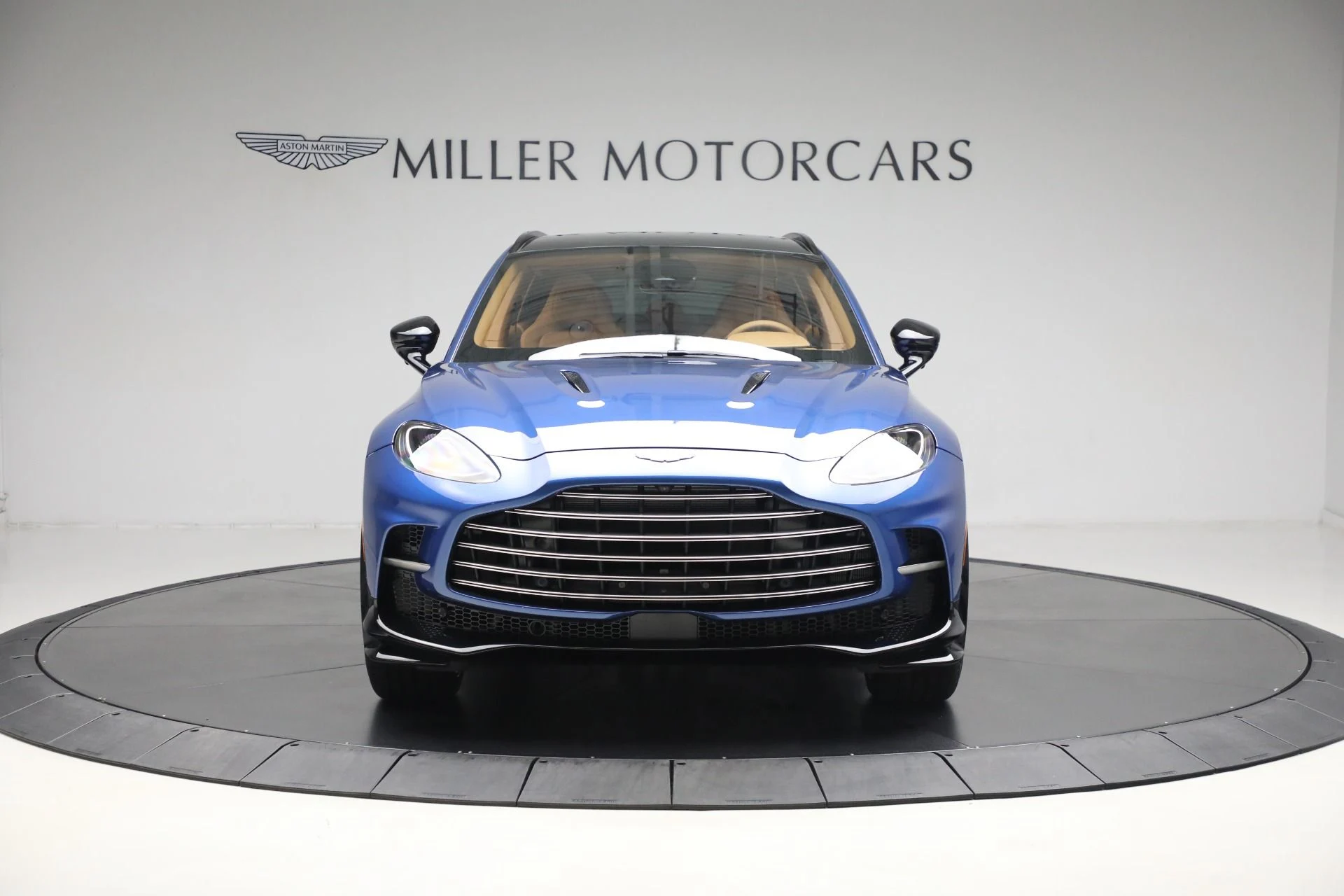 mph010_3753129010_New_2025_Aston_Martin_DBX_707_a1112055a8