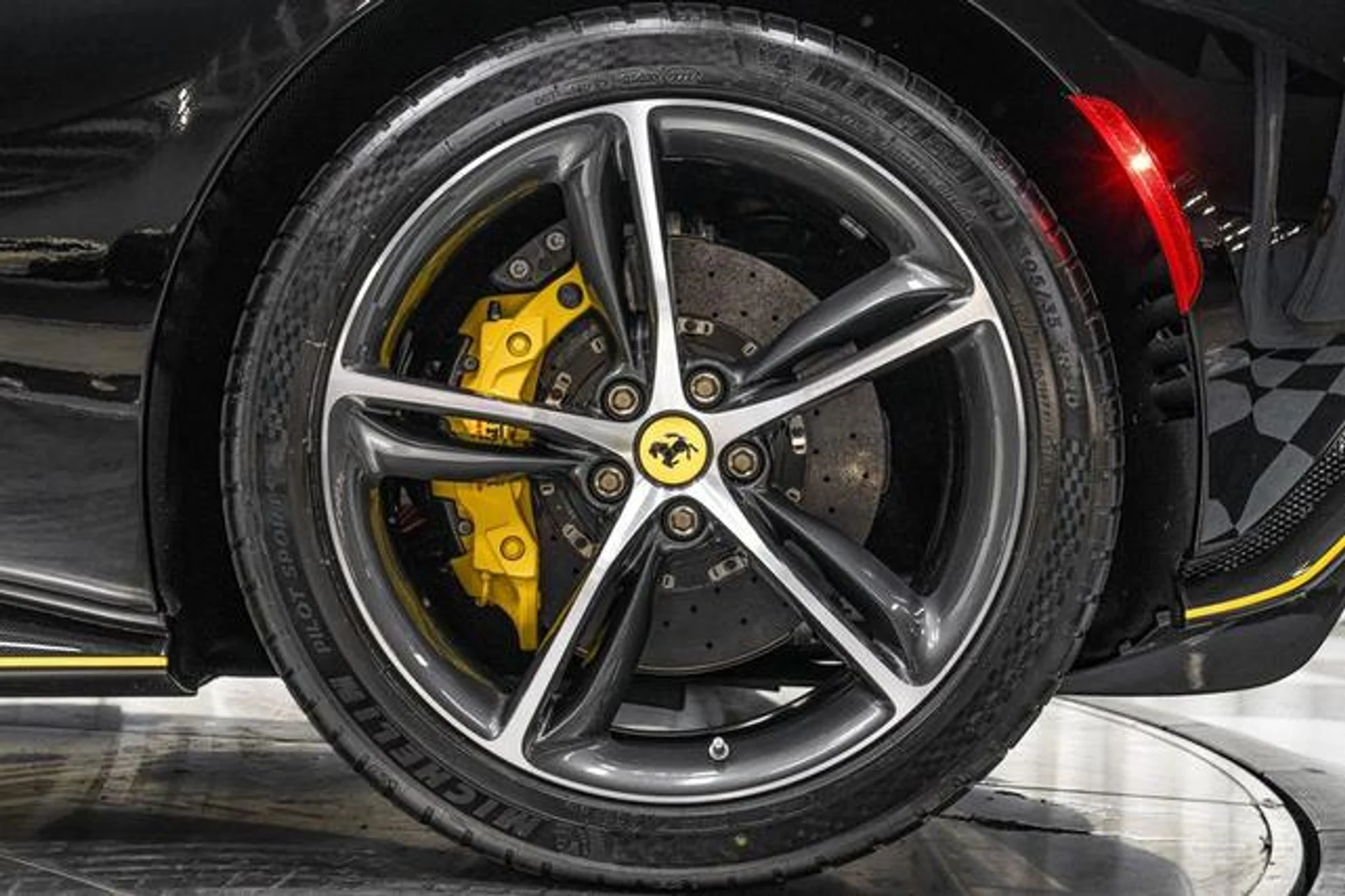 mph010_3754089267_Vv_H_c_Fsocdms_S0mj_LE_Kzi5_Vl0_96bf1189c0