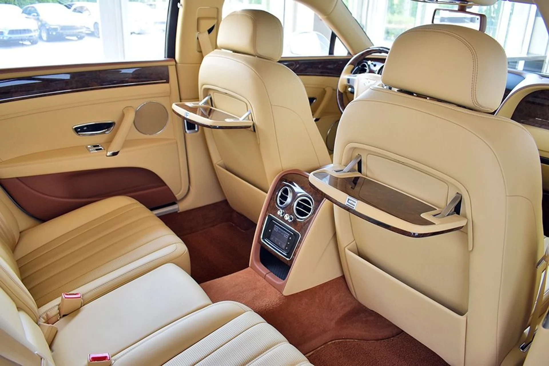 mph010_3754423208_Used_2014_Bentley_Flying_Spur_1536178121_4546e0b3c4