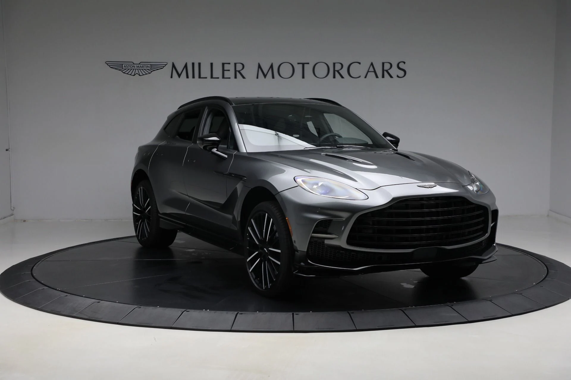 mph010_3768137730_New_2025_Aston_Martin_DBX_707_b5f183ff44