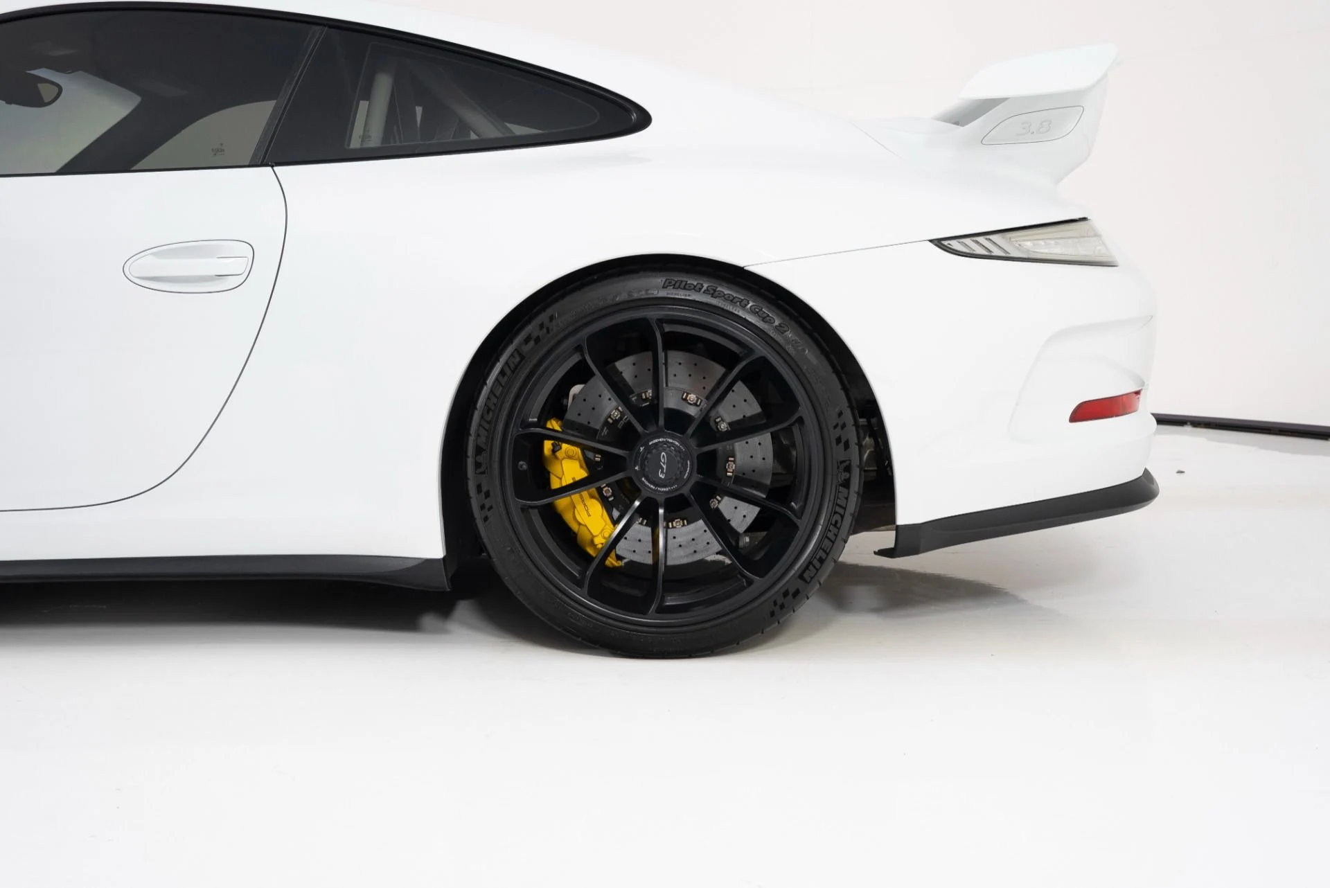 mph010_3768772217_Used_2015_Porsche_911_GT_3_1755021415_2ba0856de1