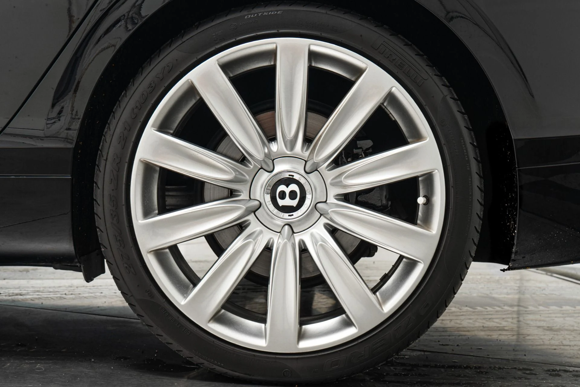 mph010_3770073963_Used_2015_Bentley_Flying_Spur_W12_21_Inch_Wheels_Front_and_Rear_Heated_and_Ventilated_Seats_1759873235_7f51b31a0c