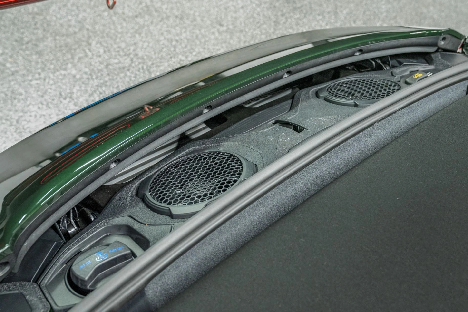 mph010_3788554425_Used_2026_Porsche_911_Targa_4_GTS_T_Hybrid_Club_Leather_Interior_Carbon_Ceramic_Brakes_1768506443_9f323b0b3a