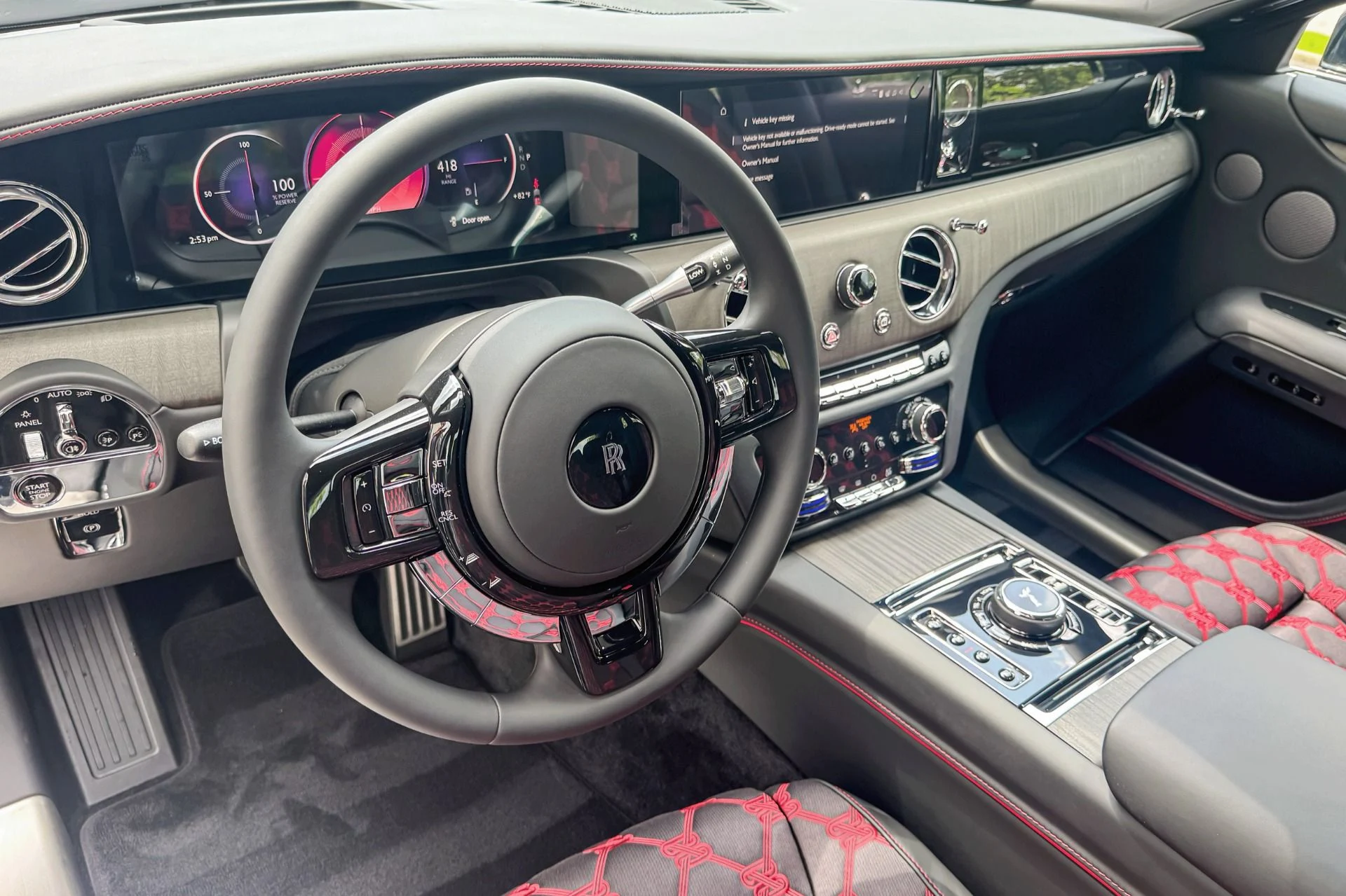 mph010_3791083250_Used_2025_Rolls_Royce_Ghost_1764086548_5c33765ea4