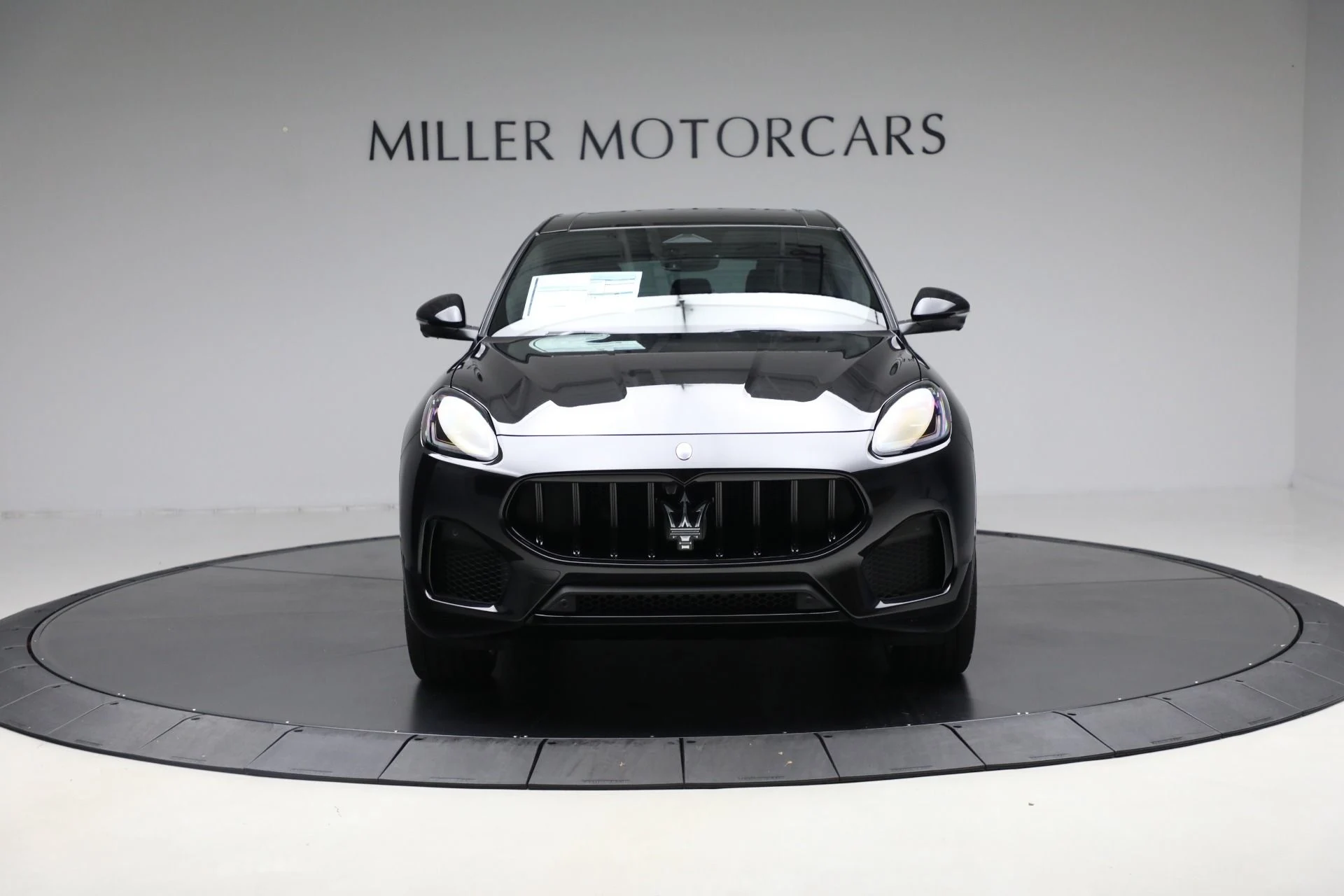 mph010_3799036632_New_2025_Maserati_Grecale_Modena_1760805456_4b1bed9ad6