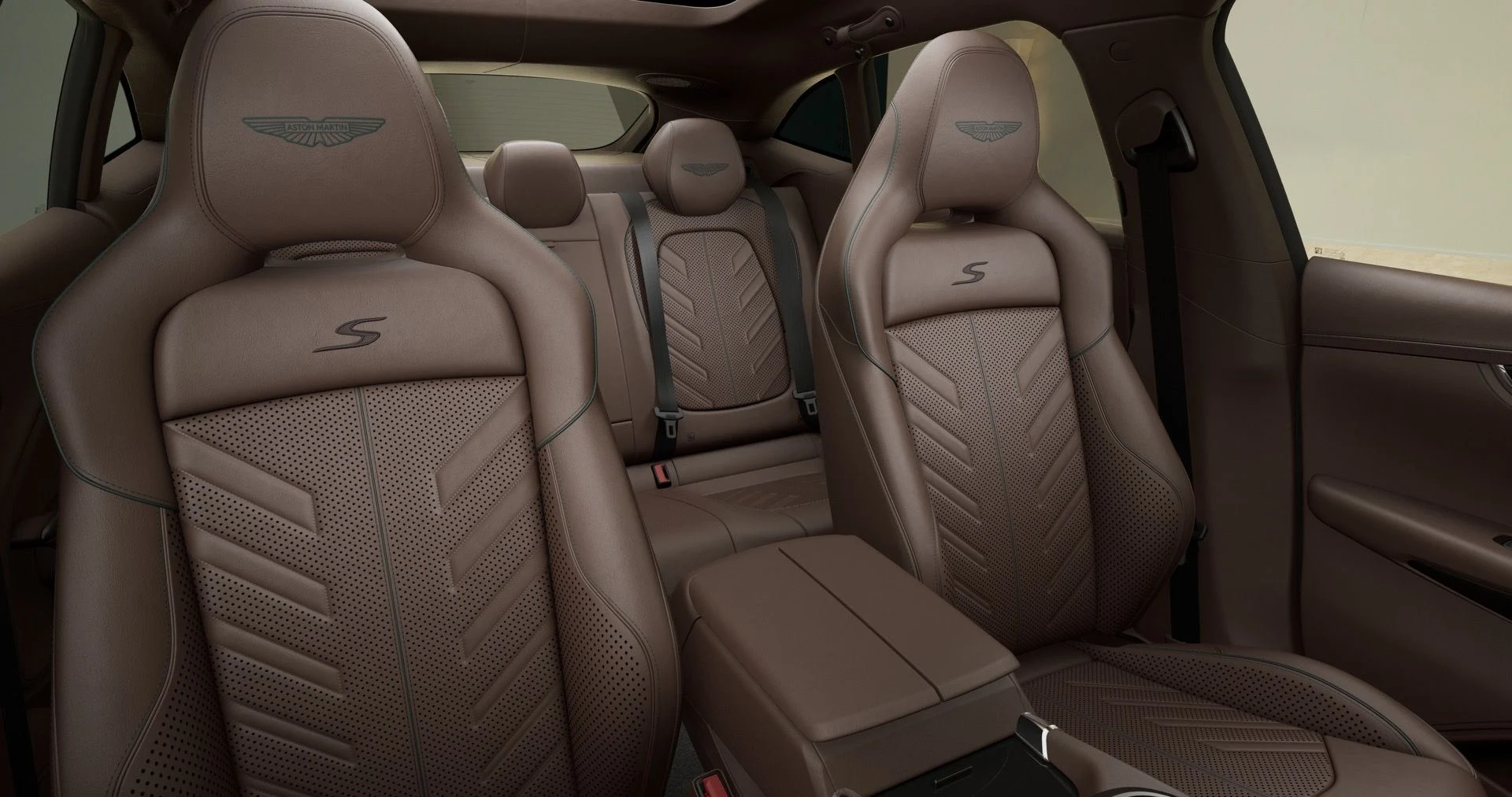 mph010_3799344854_New_2026_Aston_Martin_DBX_S_1791824420_46def566ac