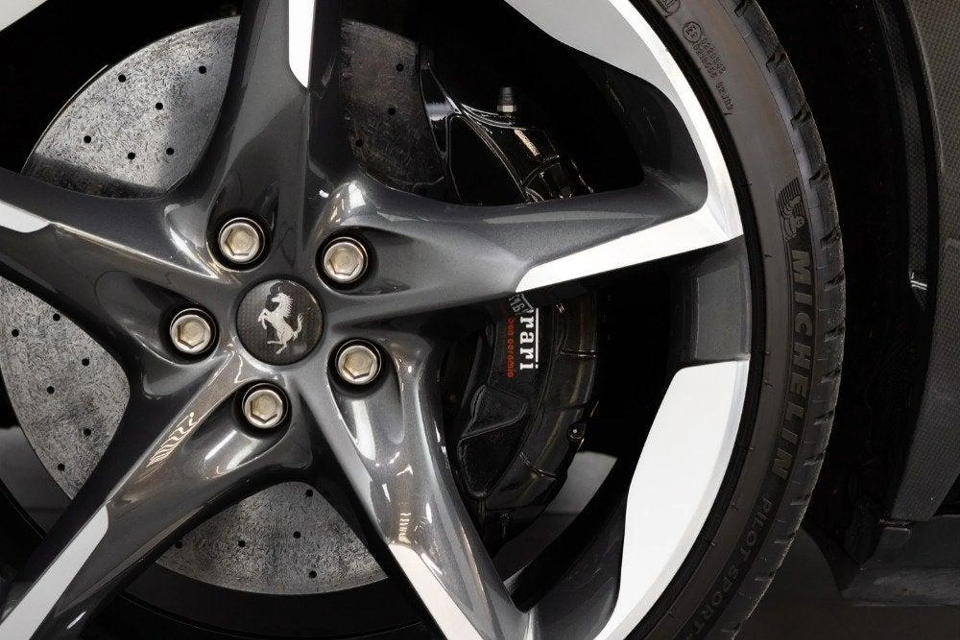 mph010_3799644757_Used_2025_Ferrari_Purosangue_1777382807_98434bc383