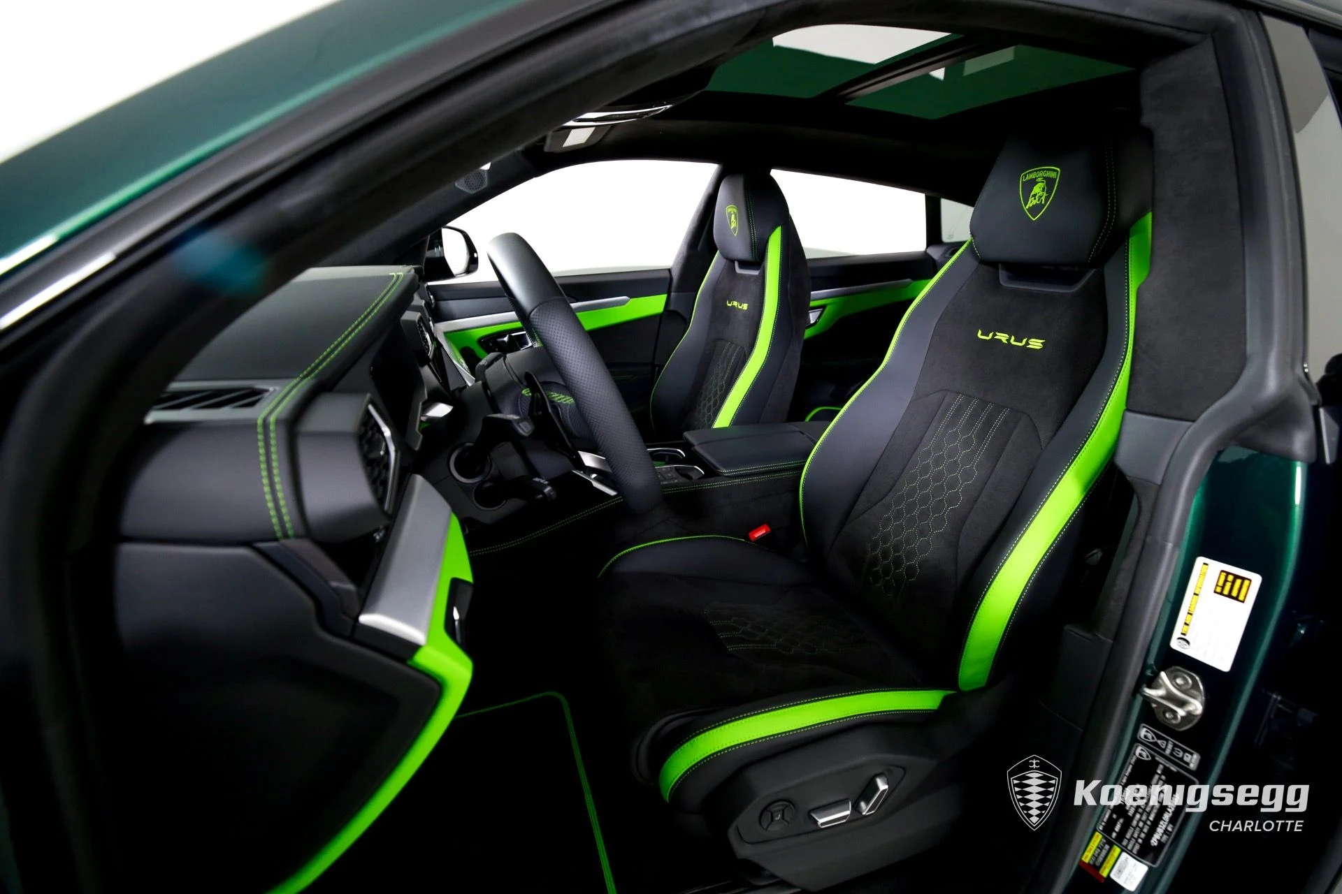 mph010_3810712861_Used_2024_Lamborghini_Urus_S_1760998520_6d0b0eeee0