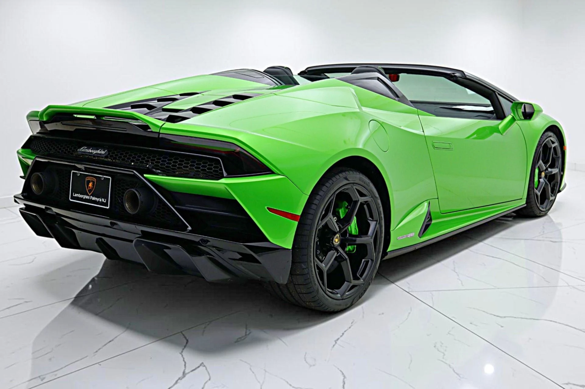mph010_3818370528_Used_2023_Lamborghini_Huracan_EVO_Spyder_RWD_SELEZIONE_PRE_OWNED_CERTIFIED_2107baca13
