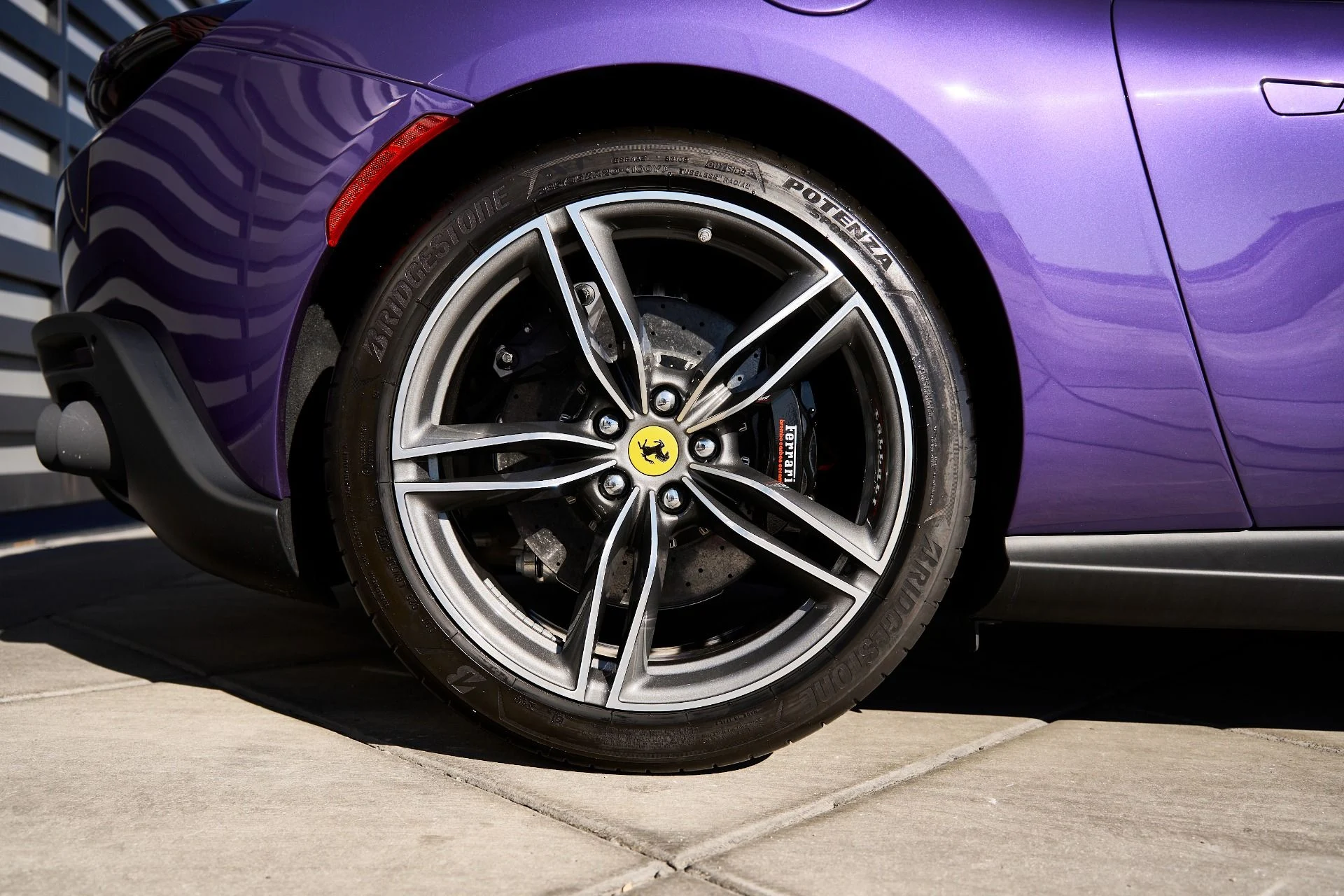 mph010_3822892697_Used_2024_Ferrari_Roma_Base_1762022530_13ab0565c9