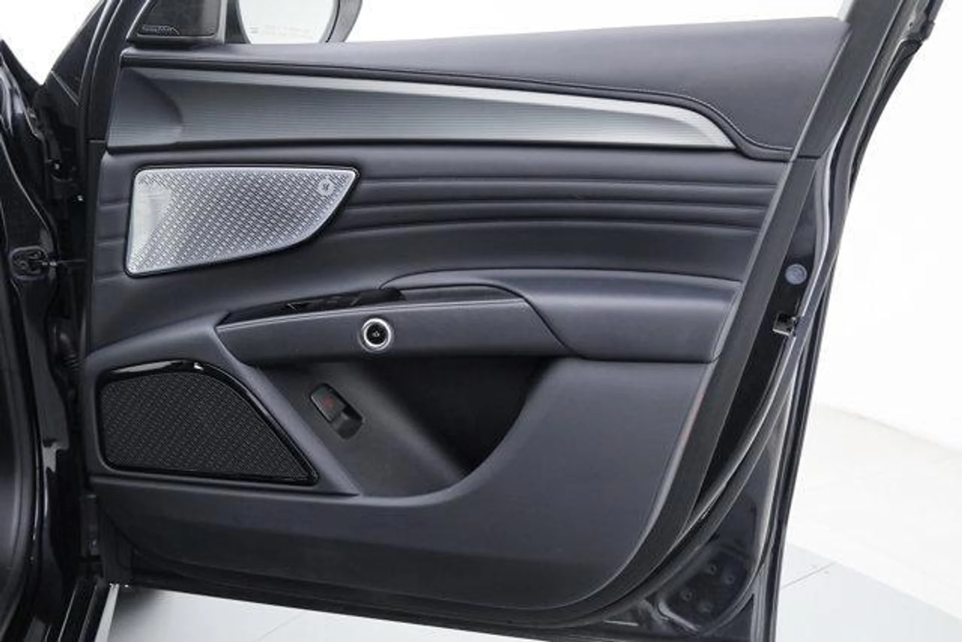 mph010_382512830_vq_QL_4k3_I_Wu_R_Tz_TG_3_Tb_Txt_D_Gx_X8_56b1abe329