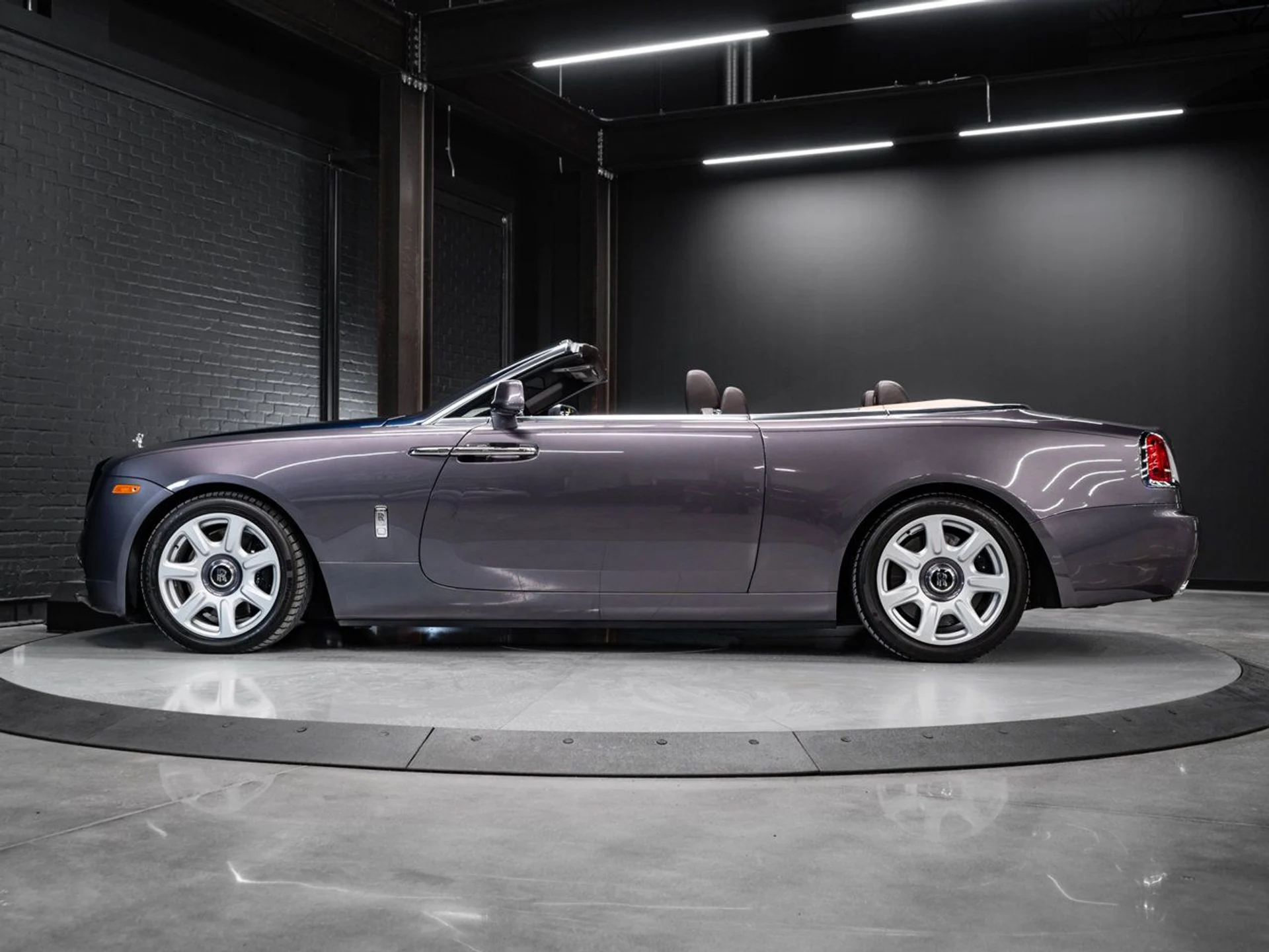 mph010_3835454964_rolls_royce_dawn_2016_50a750b7cf