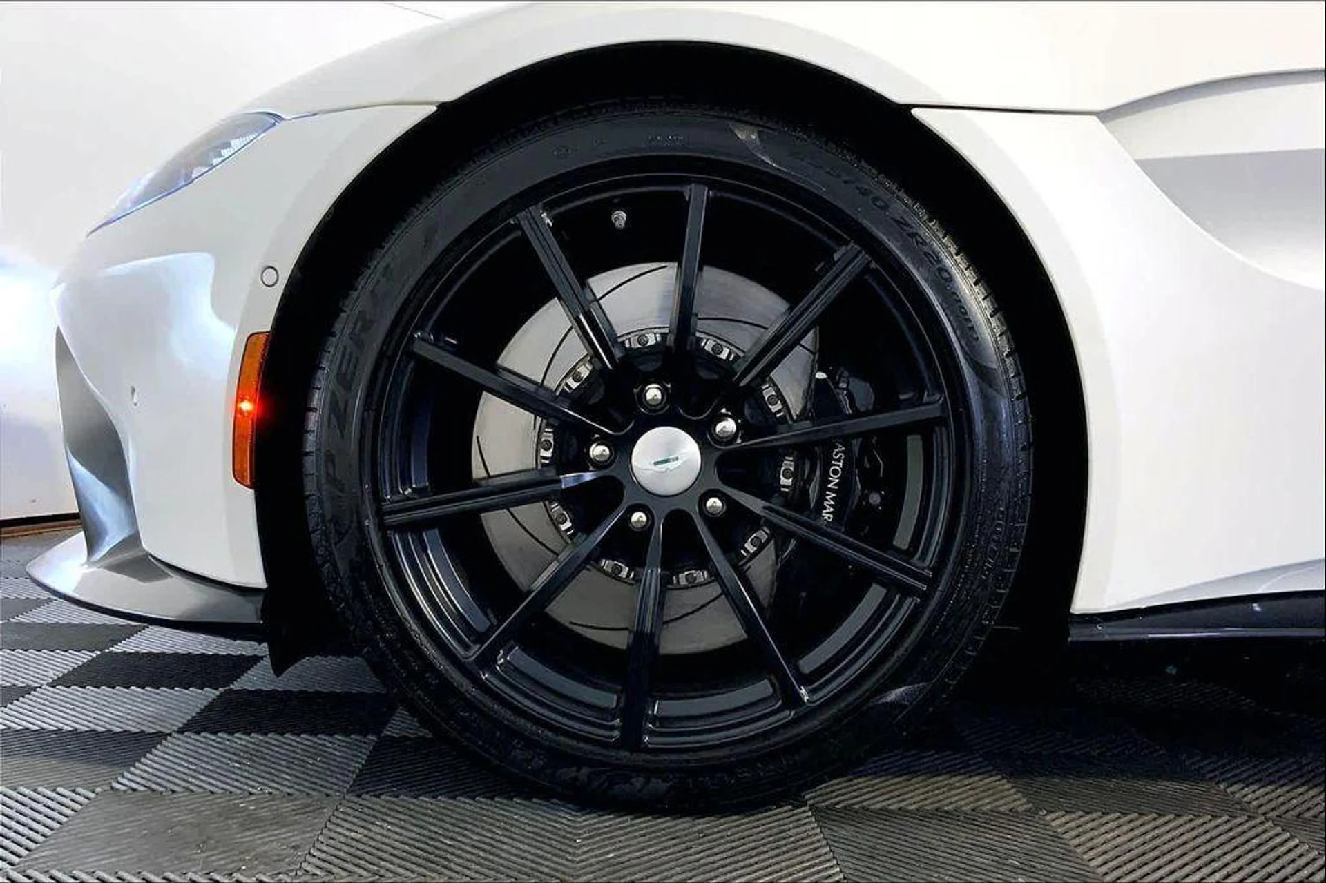 mph010_3839355124_b_O_K_Xs1ux_AV_74_X_Ic_P5_e_Oq10sc_811992b2ce