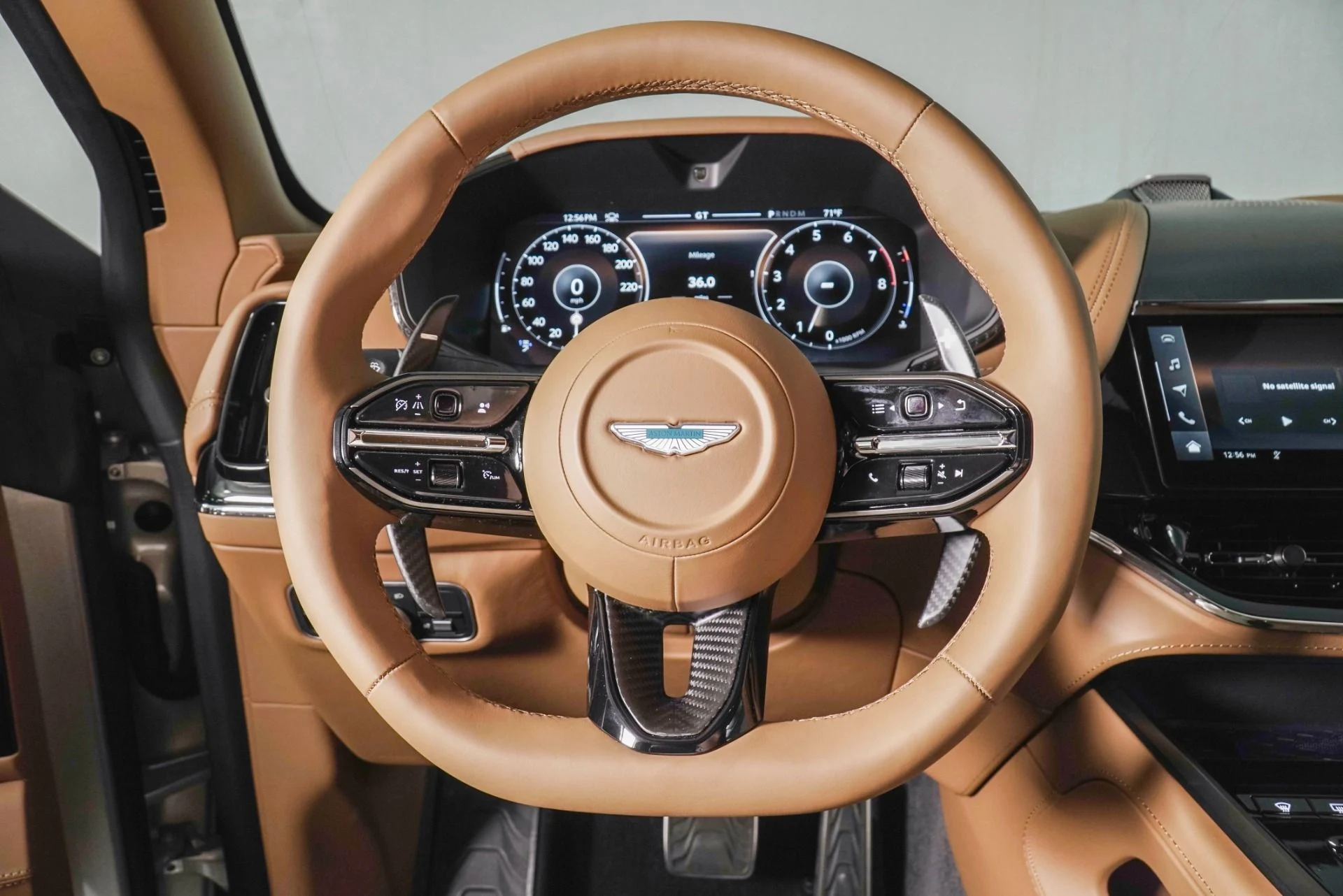 mph010_3844907125_New_2026_Aston_Martin_DBX_S_1790626879_9a853f49ce