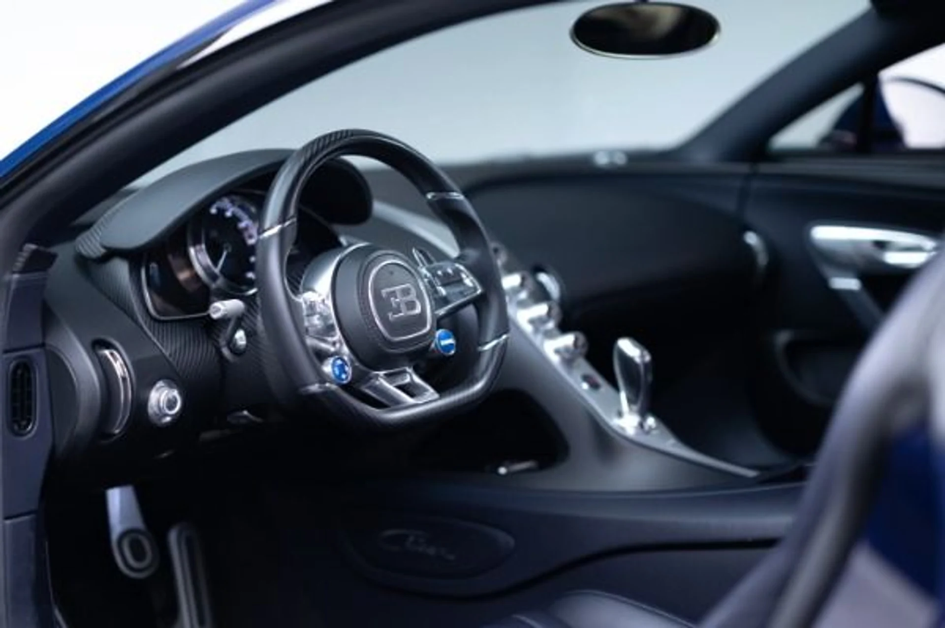 mph010_3857466693_Used_2018_Bugatti_Chiron_Chiron_4fda4bdfde