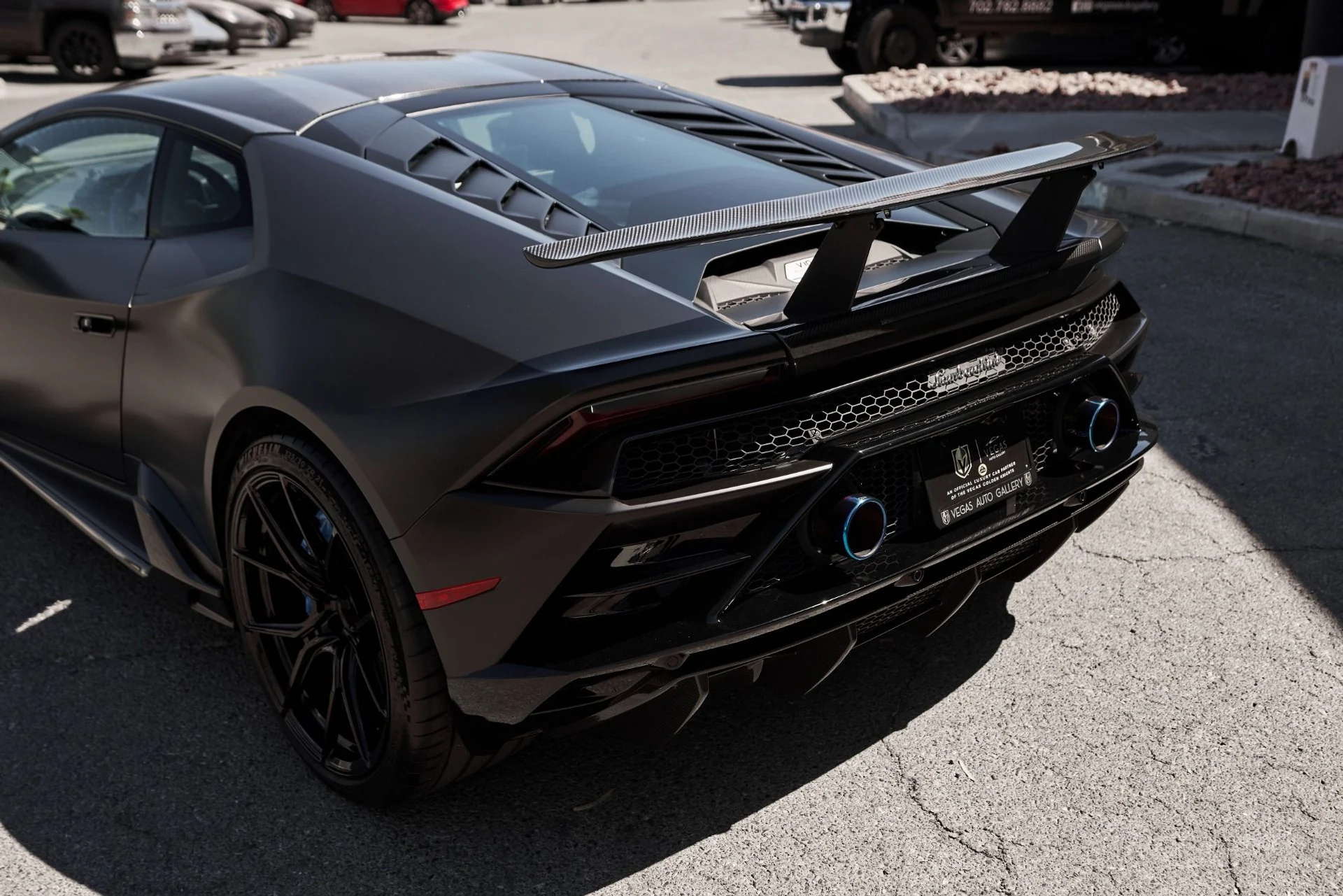 mph010_3862066467_Used_2021_Lamborghini_Huracan_EVO_Base_1758314622_a7f98dab19