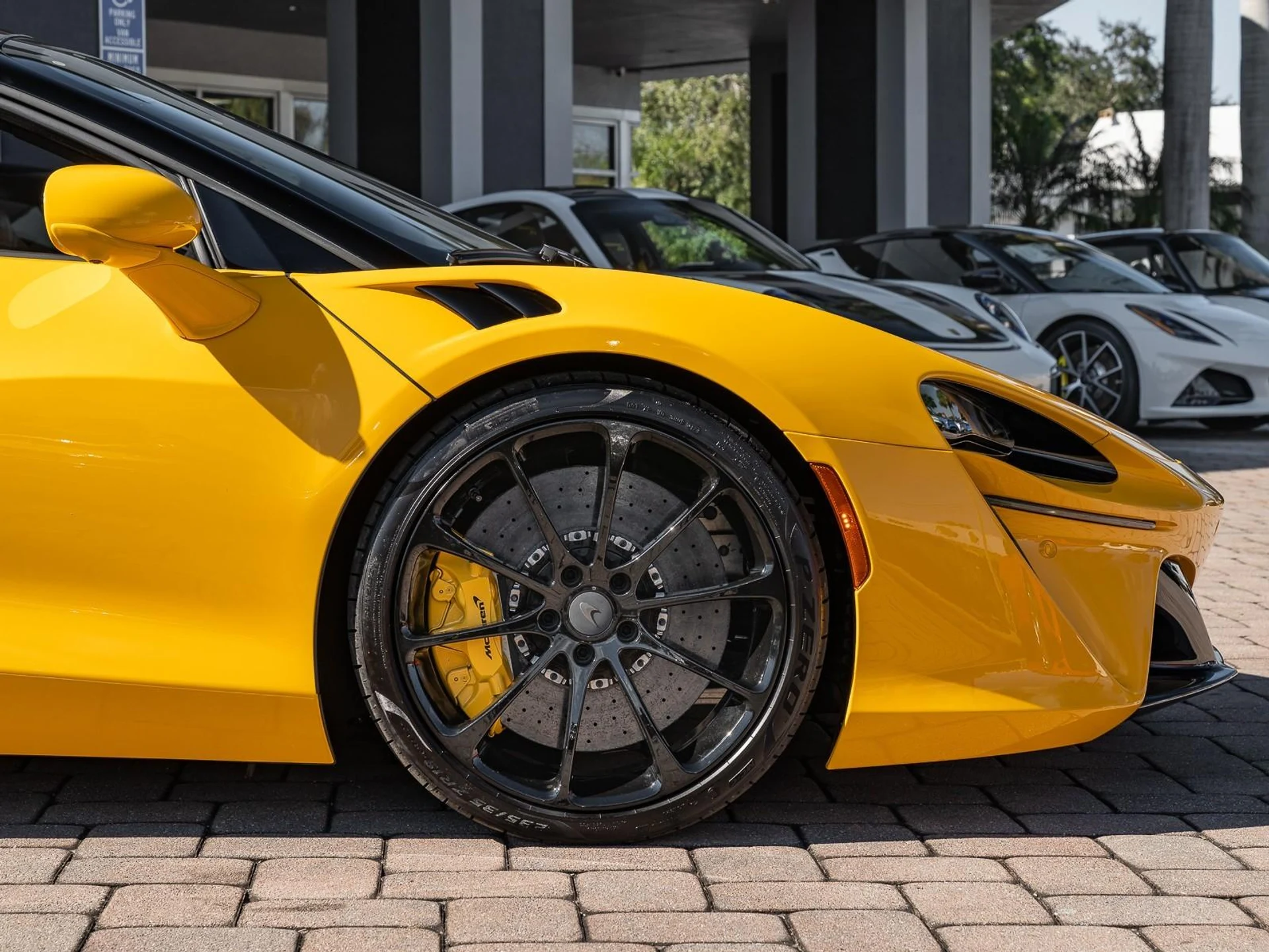 mph010_3869927903_Used_2025_Mc_Laren_Artura_Tech_Lux_1764082908_bd82b0c2a0