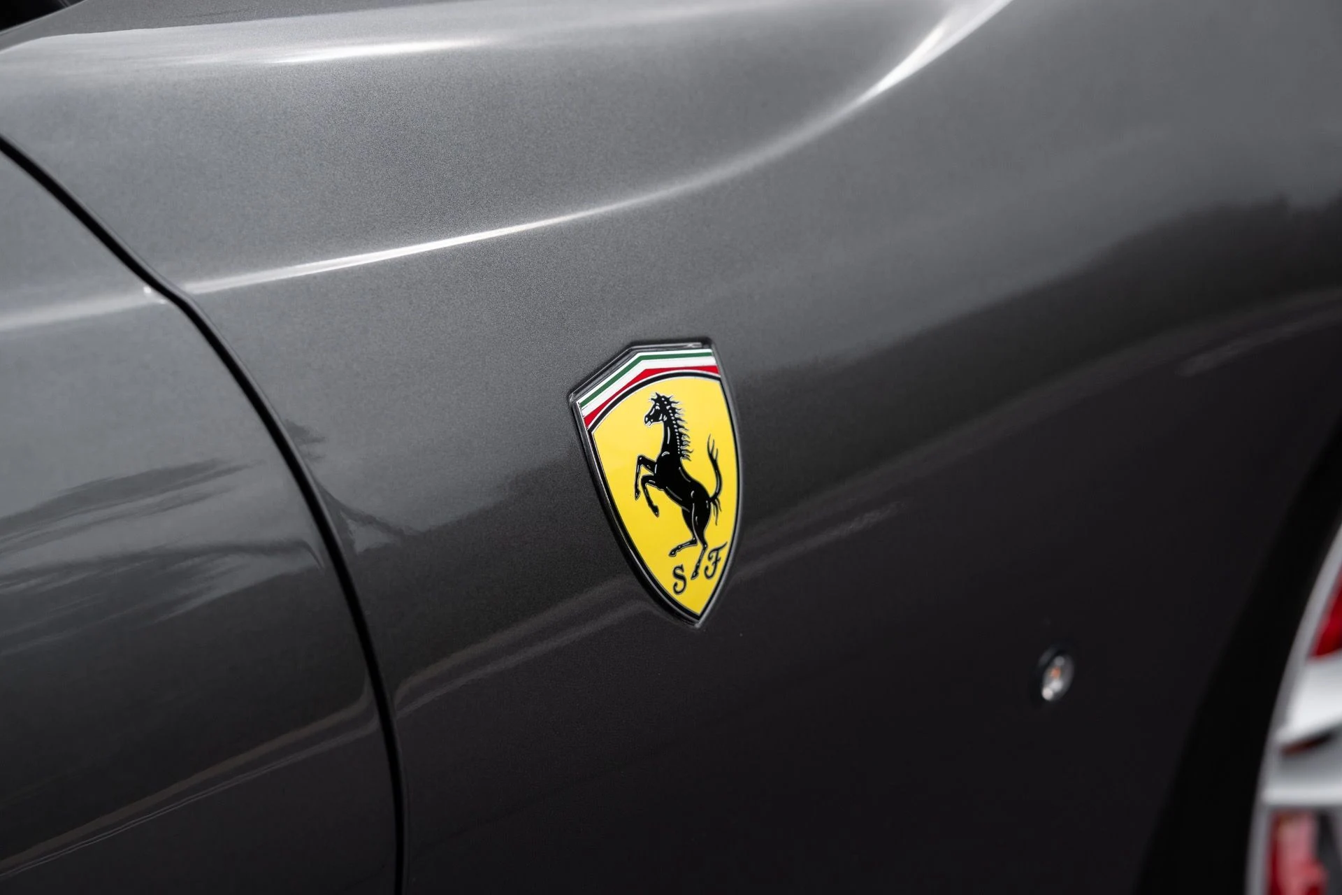 mph010_3870501230_Used_2022_Ferrari_812_GTS_1768275128_ea26915445