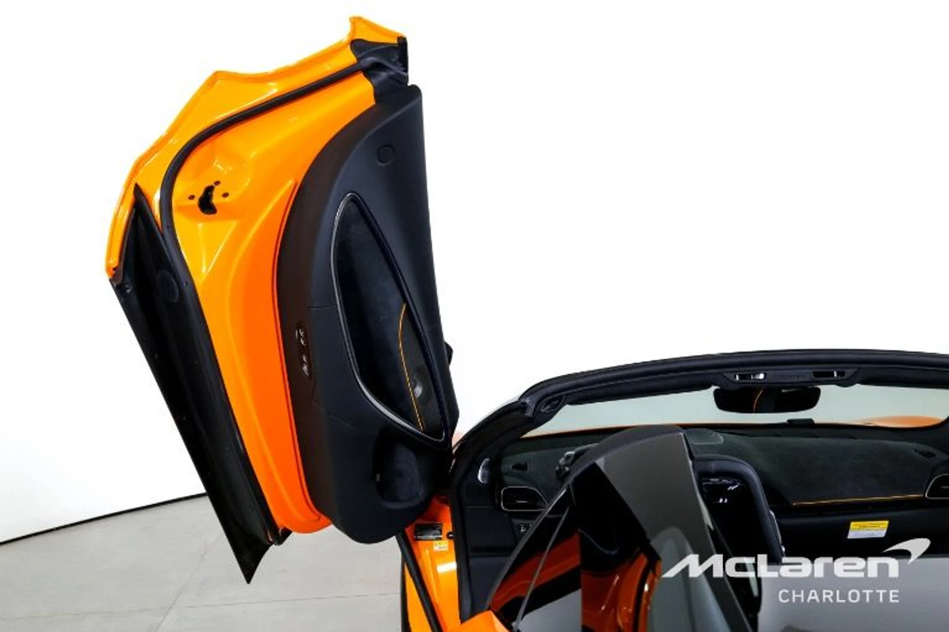 mph010_3876962998_Used_2025_MCLAREN_ARTURA_SPIDER_PERFORMANCE_948d06e5ff