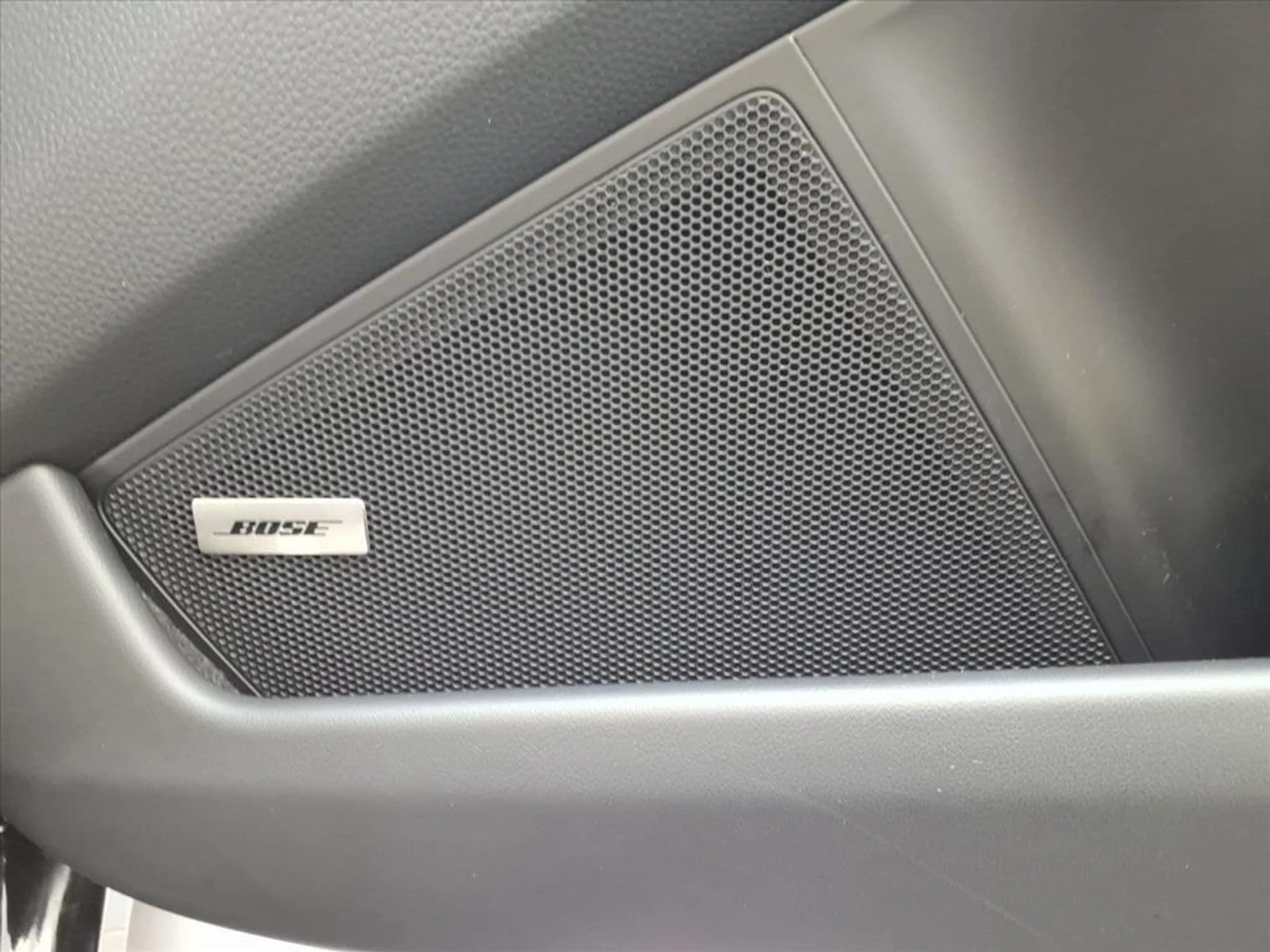 mph010_3877943366_4f79bfca42a4c527403ca1a28c542db7_eb45ed134c