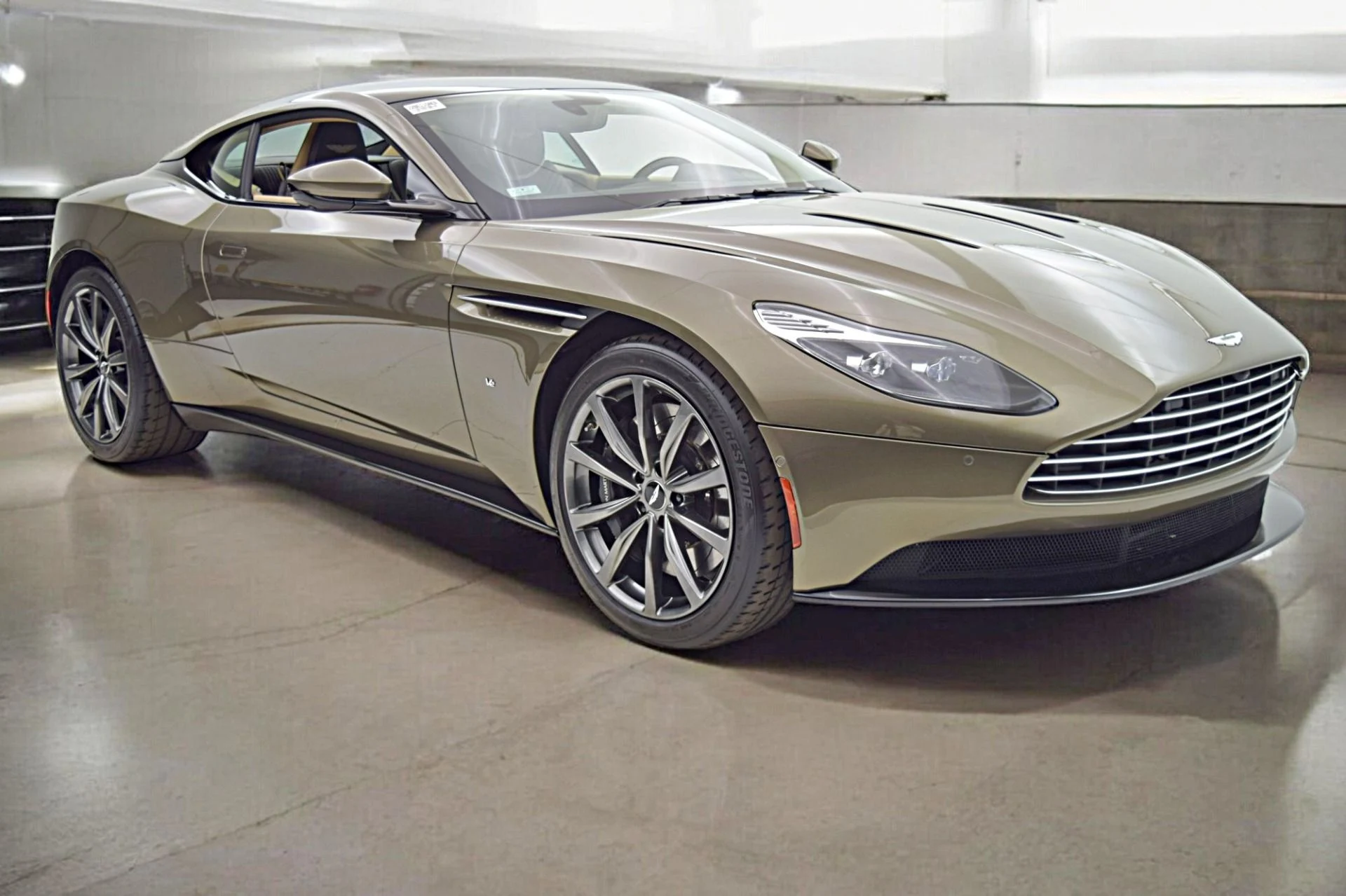 mph010_3885719936_Used_2018_Aston_Martin_DB_11_V12_Coupe_a1b733b888