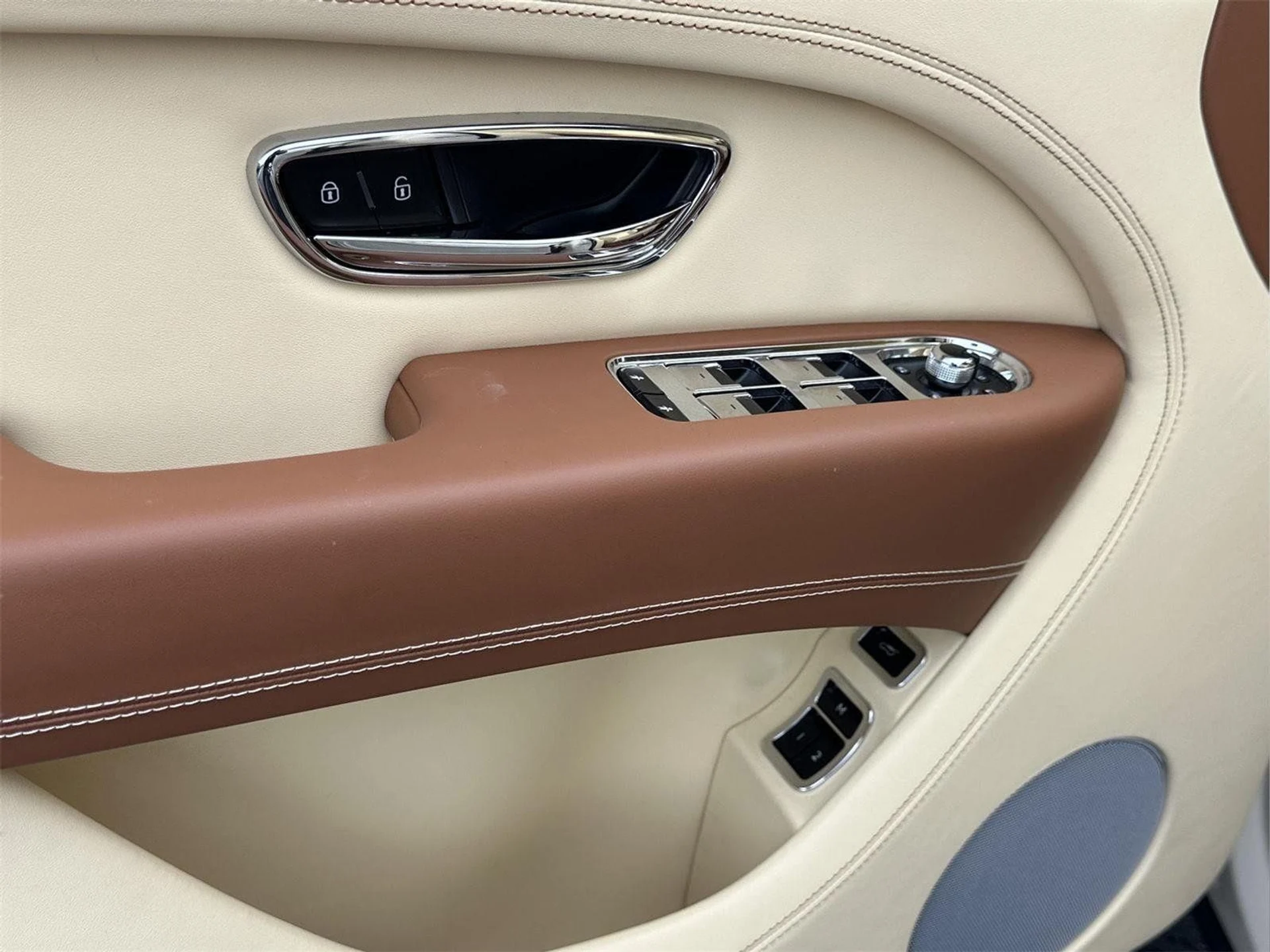 mph010_3886144219_84349af0b099280575de0c23b810fe29_8883547bb0