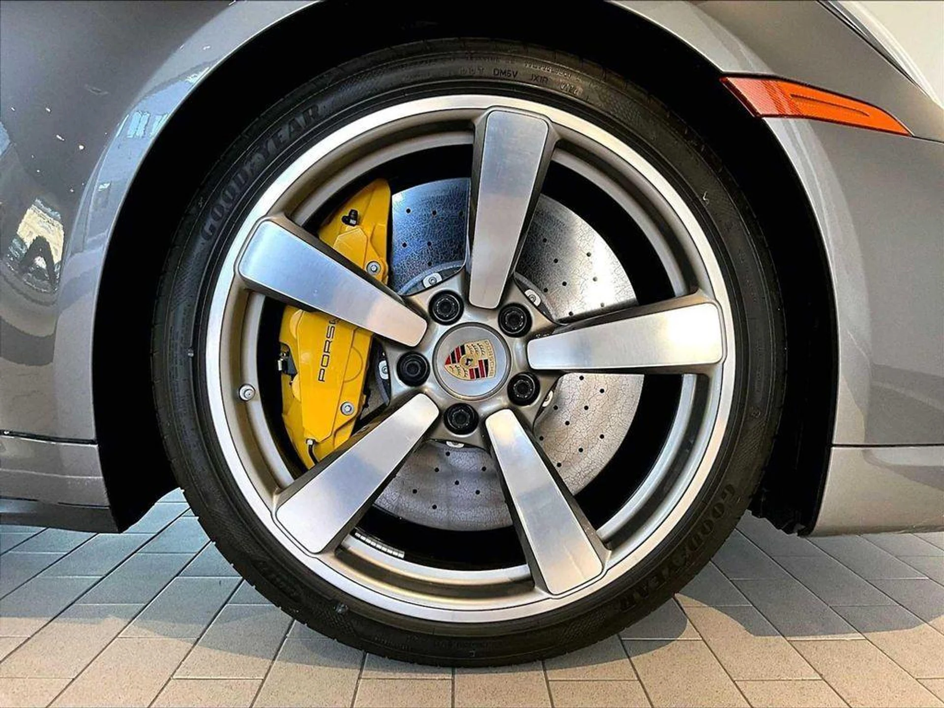 mph010_3894085003_f_F_Ymvfzm_Qzr_N2z5q7x_XQC_Qnc_G6_Y_fa43935b52