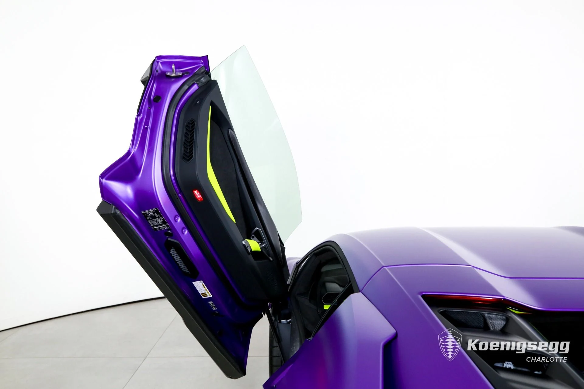 mph010_3894503418_Used_2025_Lamborghini_Revuelto_1783439310_ded70be15a