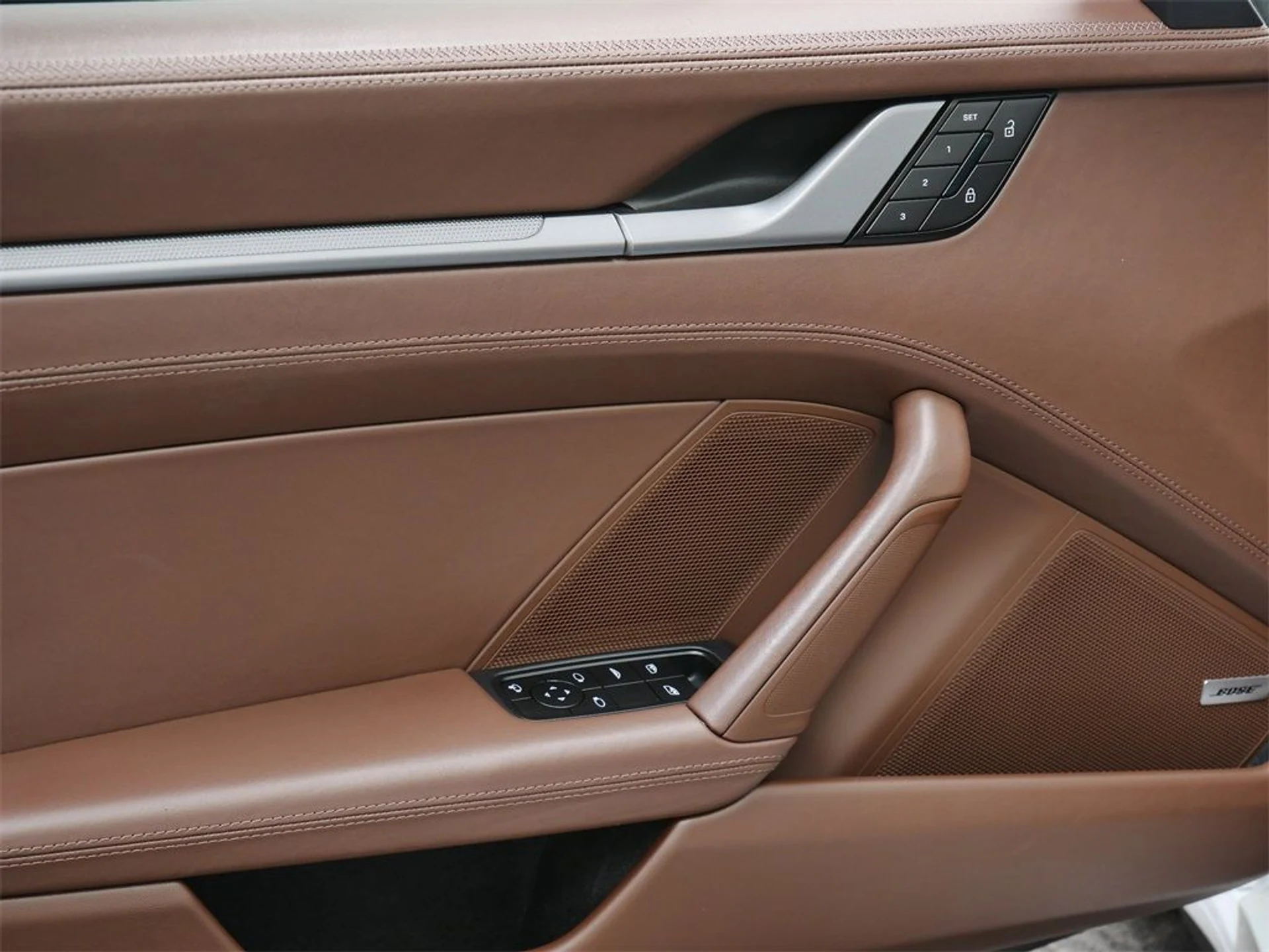 mph010_3899680823_a4cdbd11919854204193eb315040dbd4_1b264f61a3