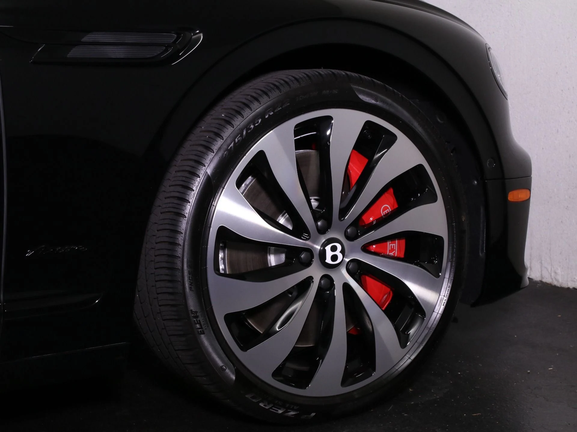 mph010_3900538948_New_2026_Bentley_Flying_Spur_Azure_1759158492_cd1b4a555f