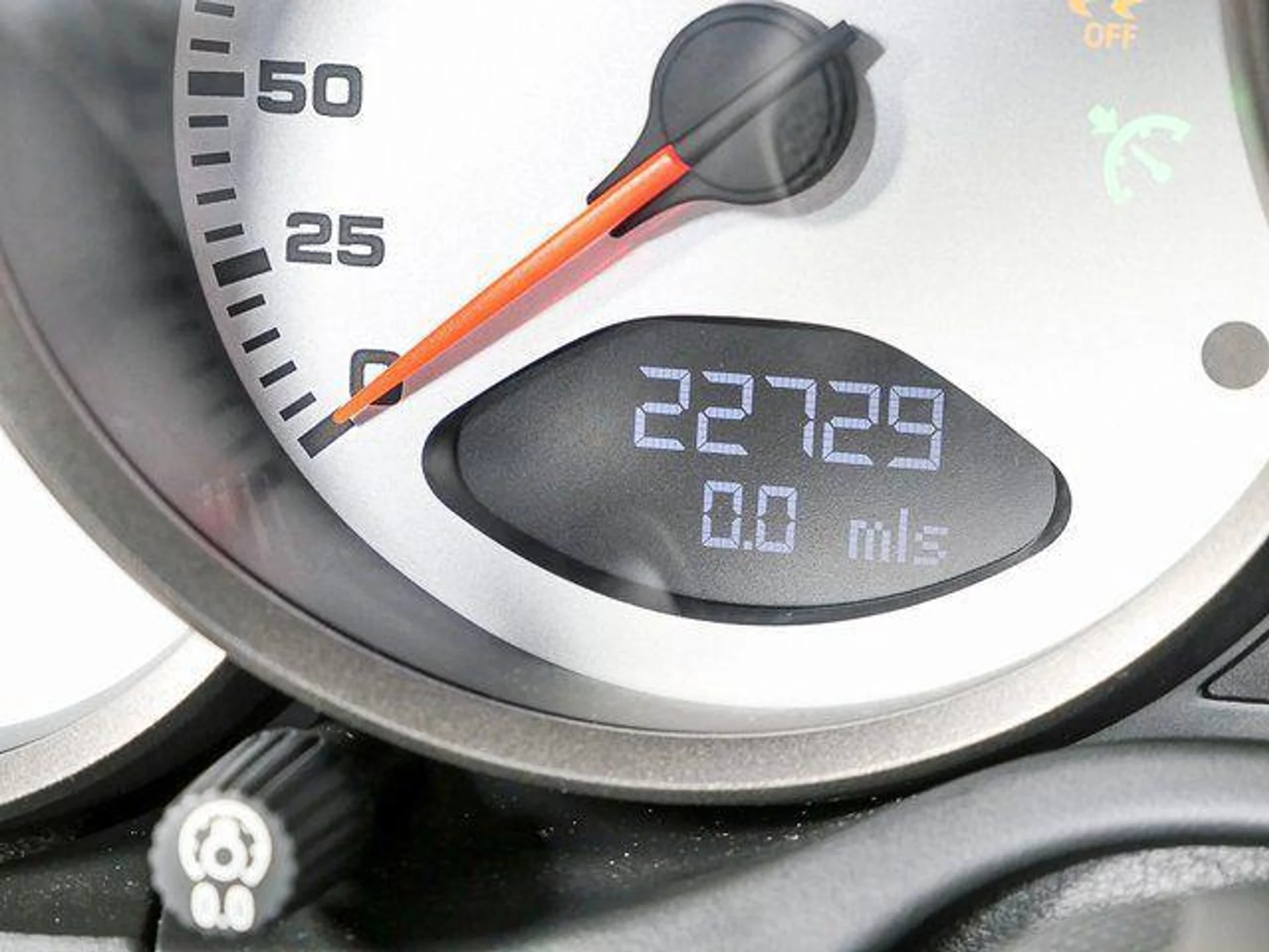 mph010_3915755488_gj_Pq_Zi_LWVV_Ds_Yognl_Smivh_VANVA_8a8d49c13d