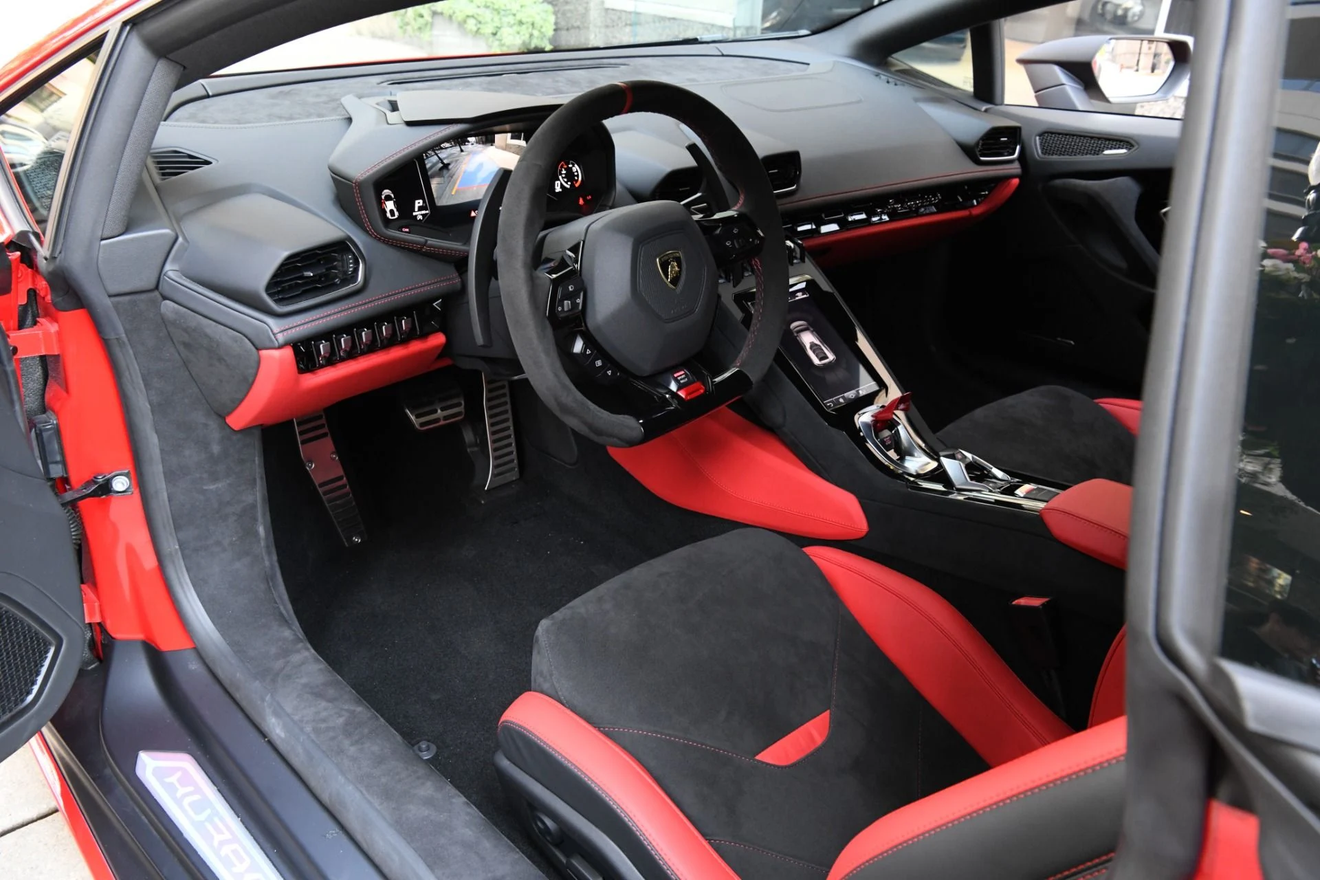 mph010_391818593_Used_2023_Lamborghini_Huracan_Sterrato_1757705638_3cb498ac3d