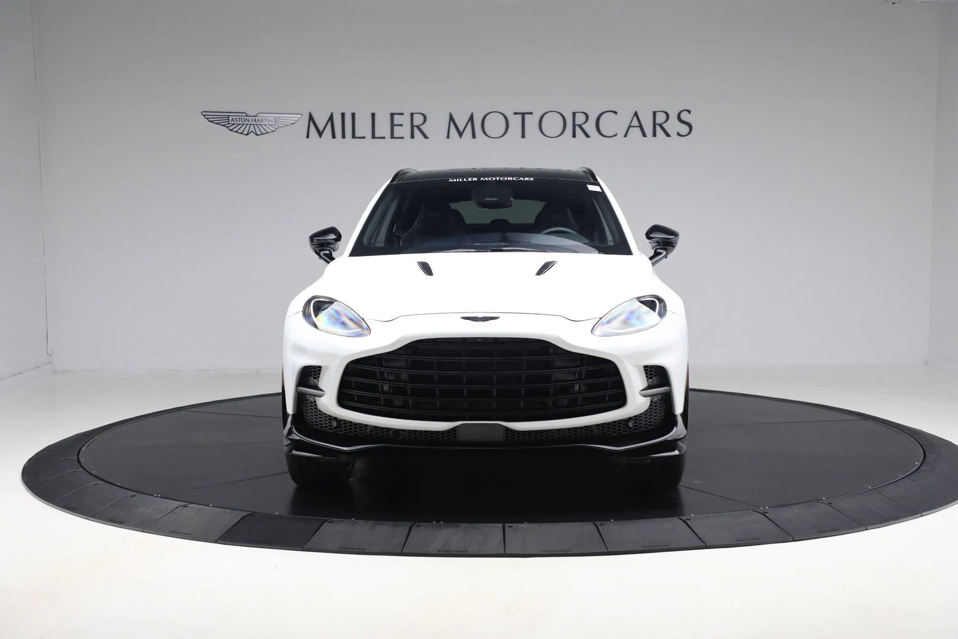 mph010_3922466656_New_2025_Aston_Martin_DBX_707_707_32fd8059b4
