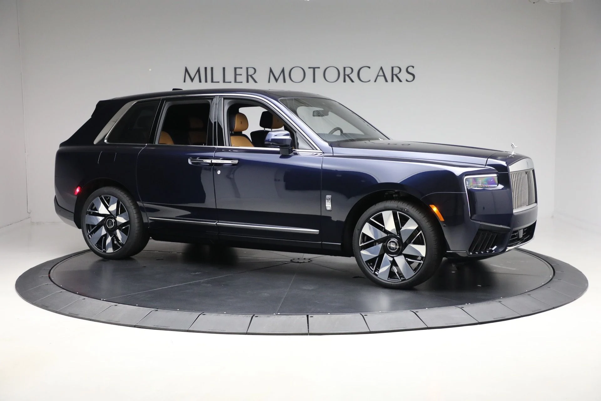 mph010_392269592_New_2026_Rolls_Royce_Cullinan_d0a5be8c15