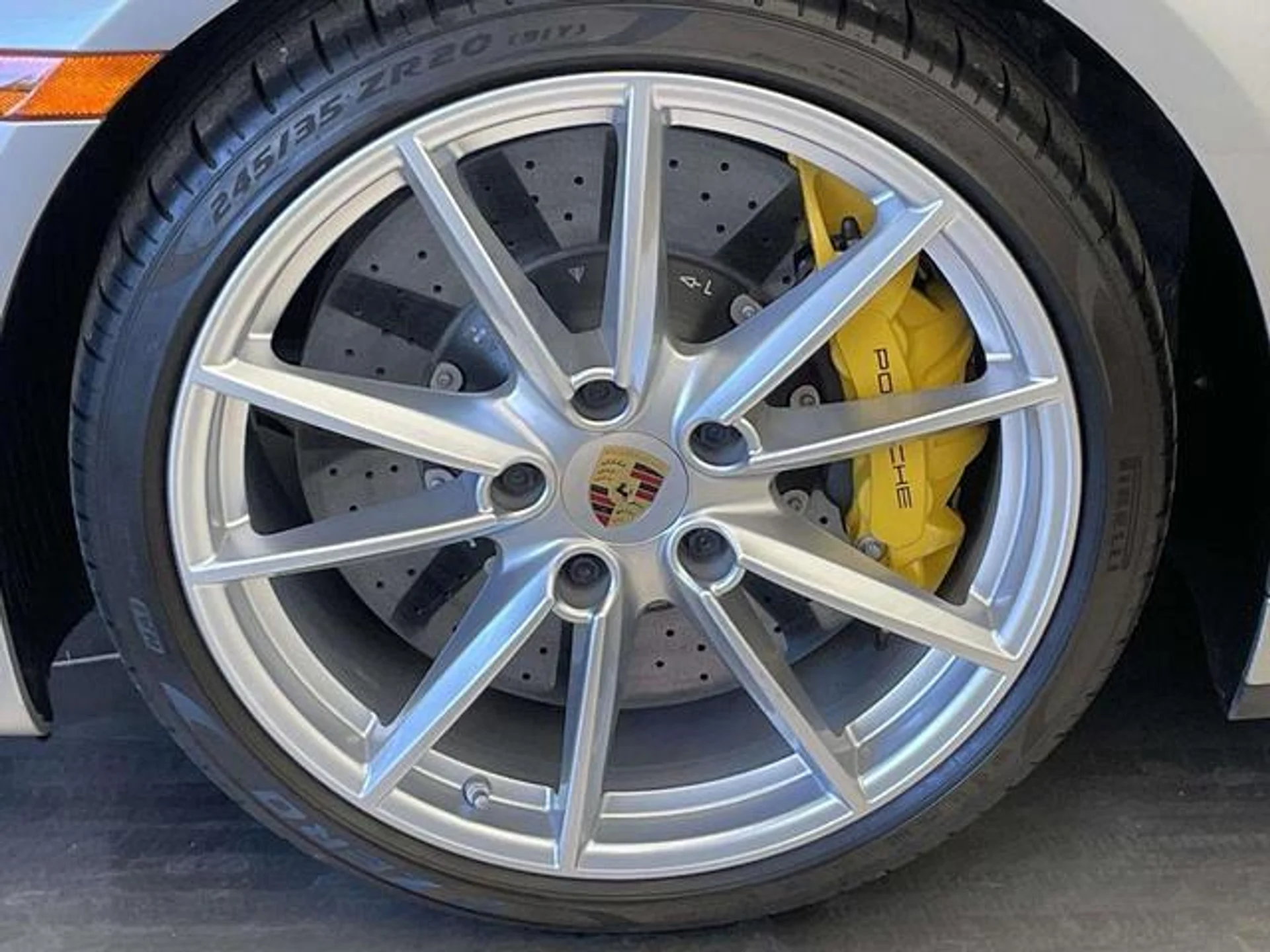 mph010_392440159_Py0_Y6ttwv_LKG_2_Nw_HUSKQHR_Hw_Kl4_fbd0b42998