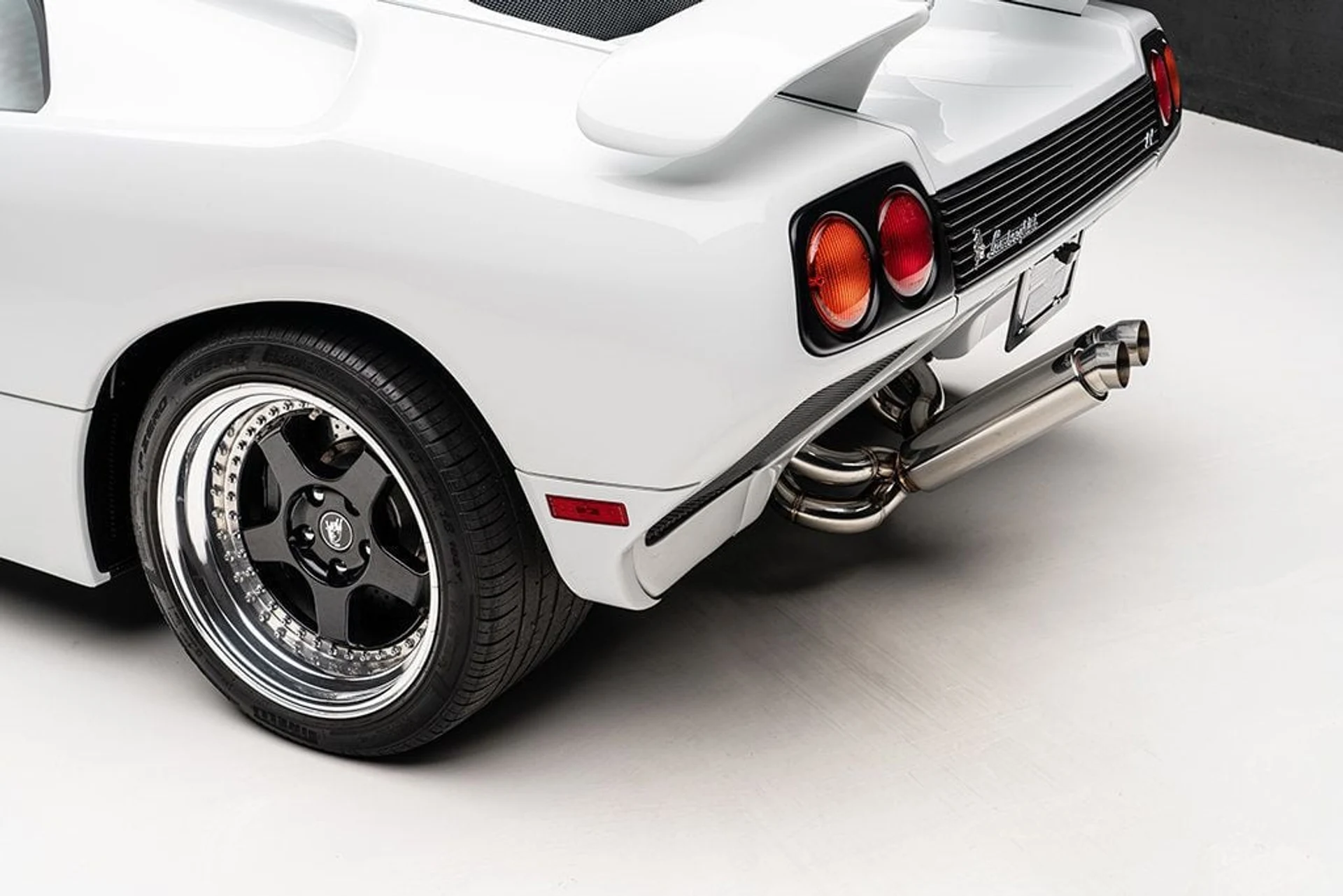 mph010_3934377873_used_1999_lamborghini_diablo_sv_9689_22911634_11_1024_2b956f3a41