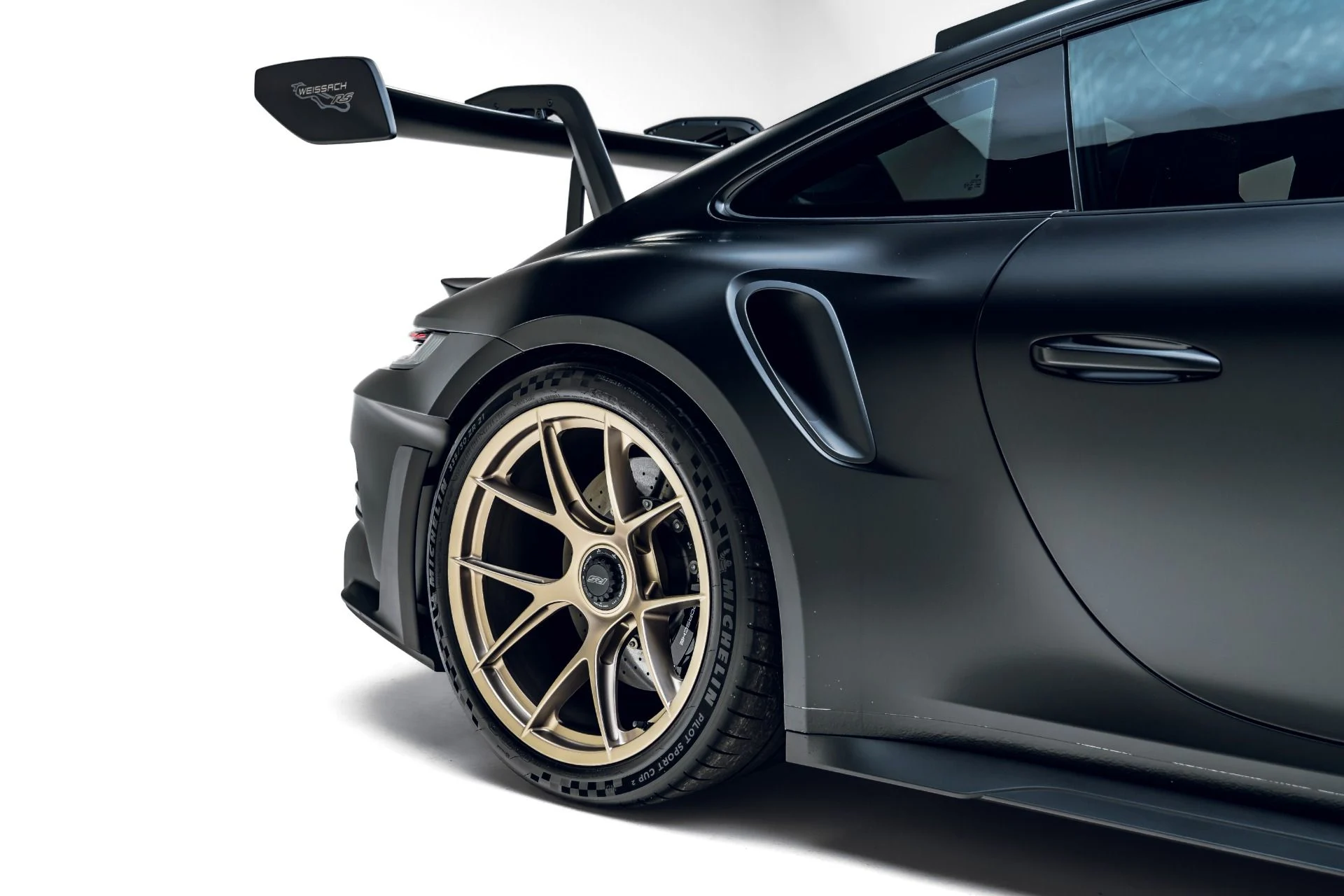mph010_3951084976_Used_2025_Porsche_911_GT_3_RS_1782865406_3a449f40ec