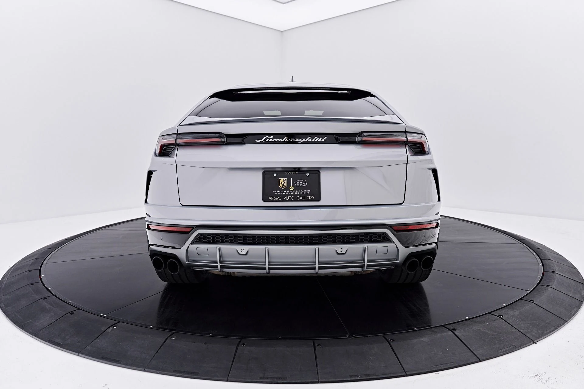 mph010_3952501951_Used_2021_Lamborghini_Urus_1788457846_2ed808b714