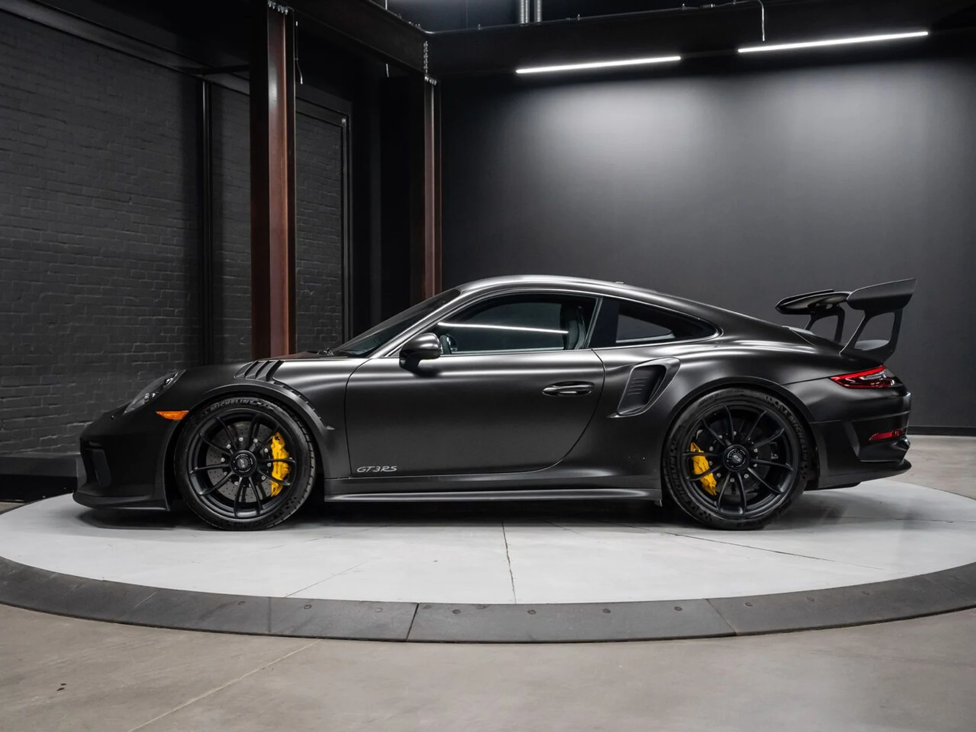 mph010_3953797910_porsche_911_2019_2c219ef6a3