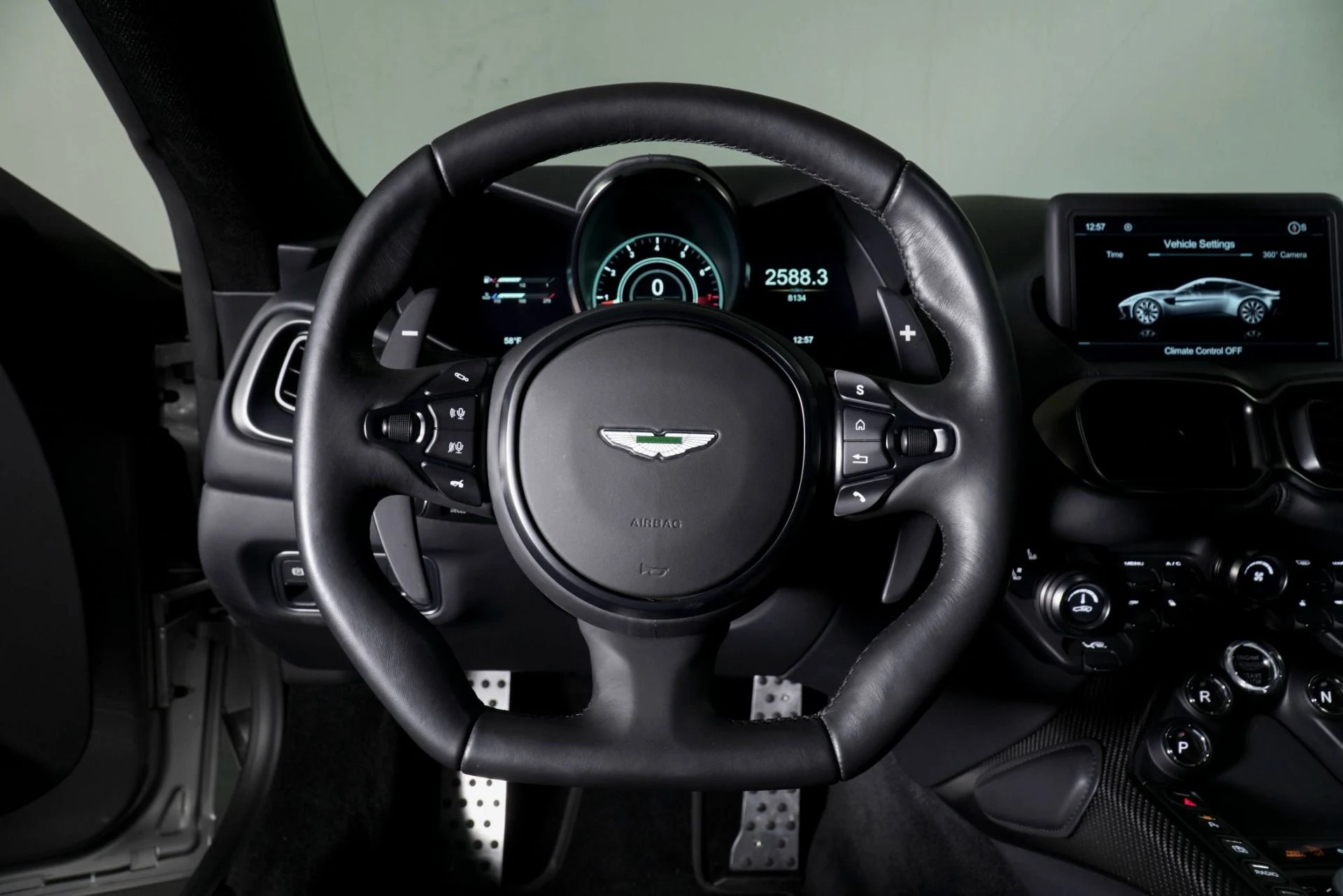 mph010_3955482935_Used_2023_Aston_Martin_Vantage_1770366808_c961af93e5