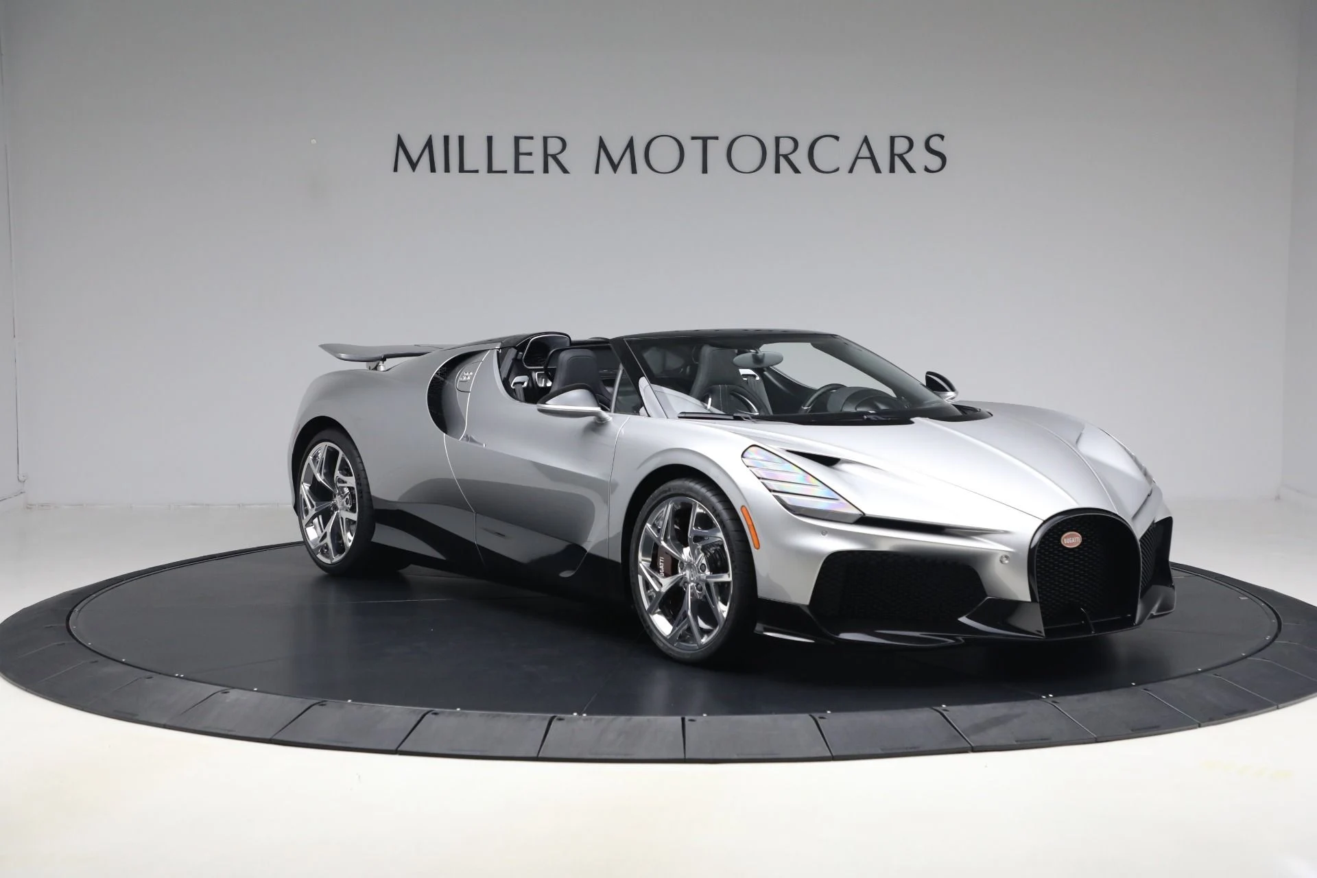 mph010_3956042371_Used_2025_Bugatti_Mistral_d263b48a4b