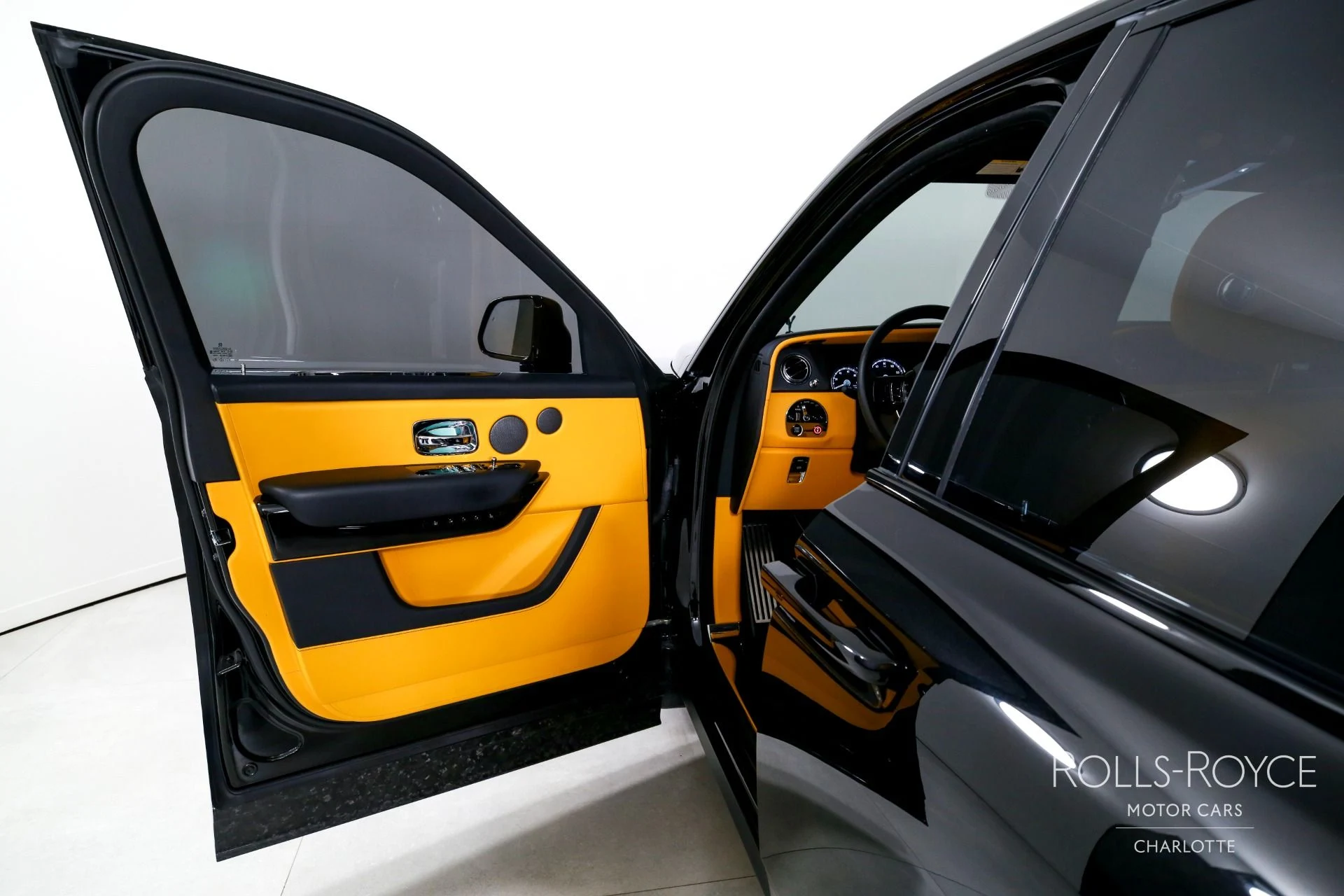 mph010_3957238230_Used_2024_Rolls_Royce_Cullinan_1764777967_661a3ca3ea