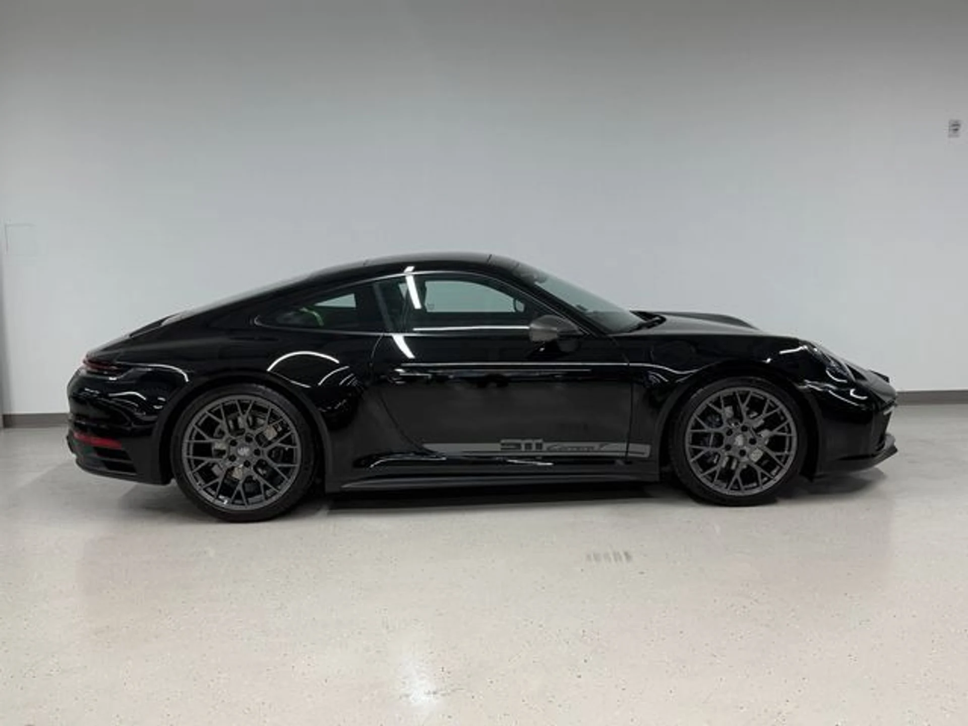 mph010_3964524681_7f19a11c30f041f8f9a6b6b85815e616_0242051744