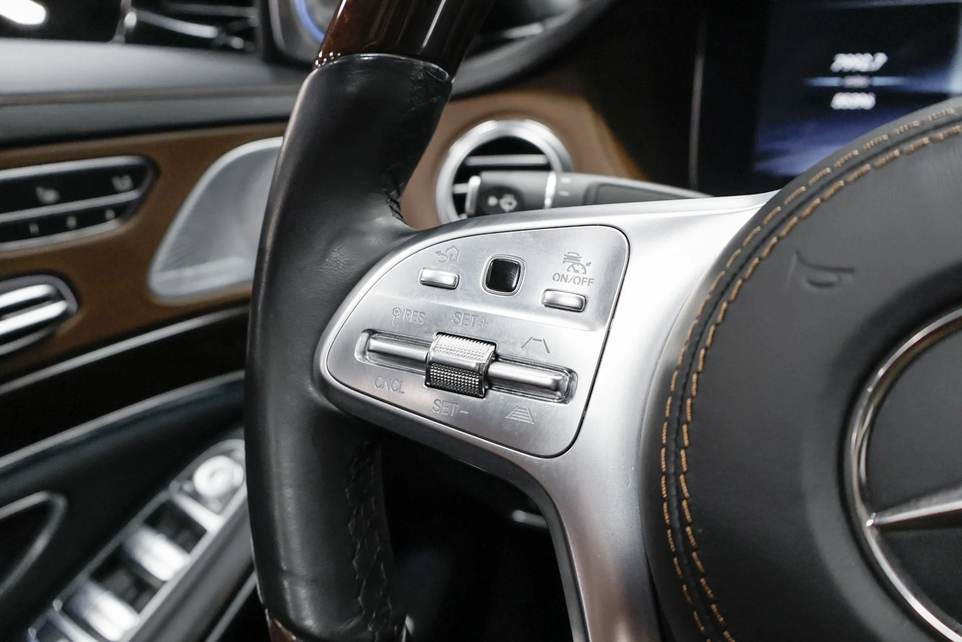 mph010_3967797410_Used_2019_Mercedes_Benz_S_Class_Maybach_S_560_4_MATIC_1761681414_7eec97a518