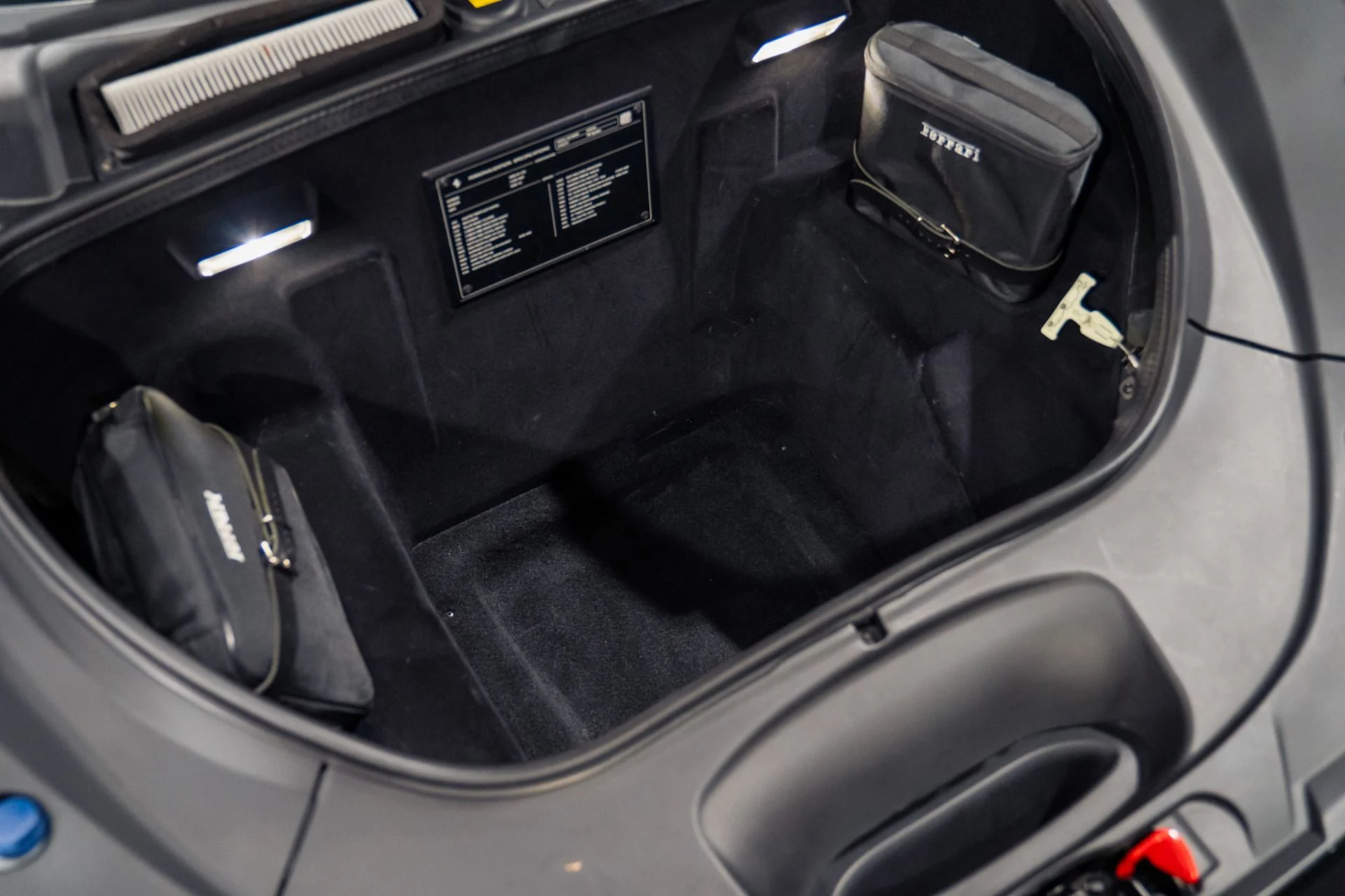 mph010_3968563852_Used_2022_Ferrari_F8_Spider_Full_Carbon_Interior_1786139144_70dc8a29e8